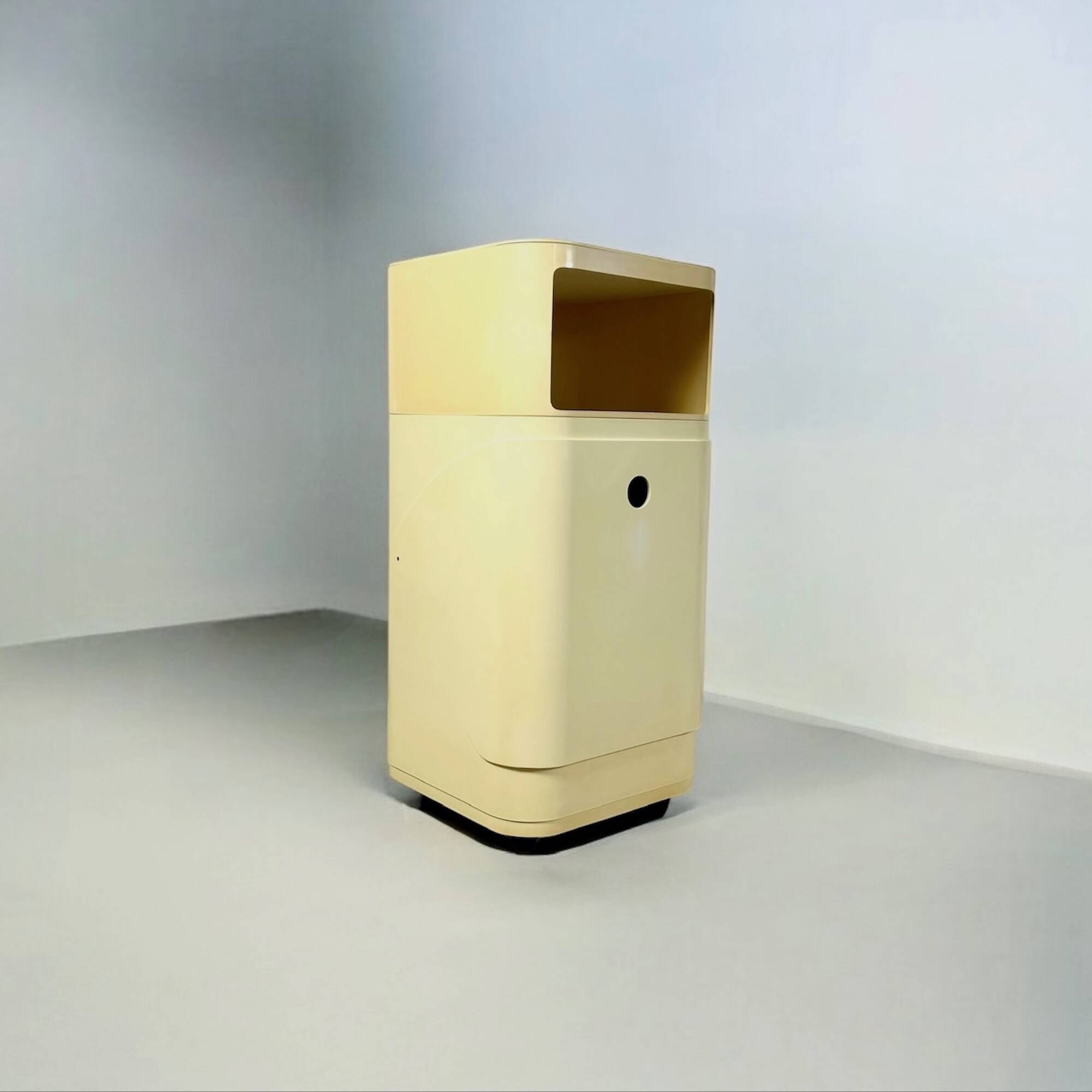 Kartell Componibili Vintage Set: Laundry Bin and Storage Container by Anna Castelli, 1960s