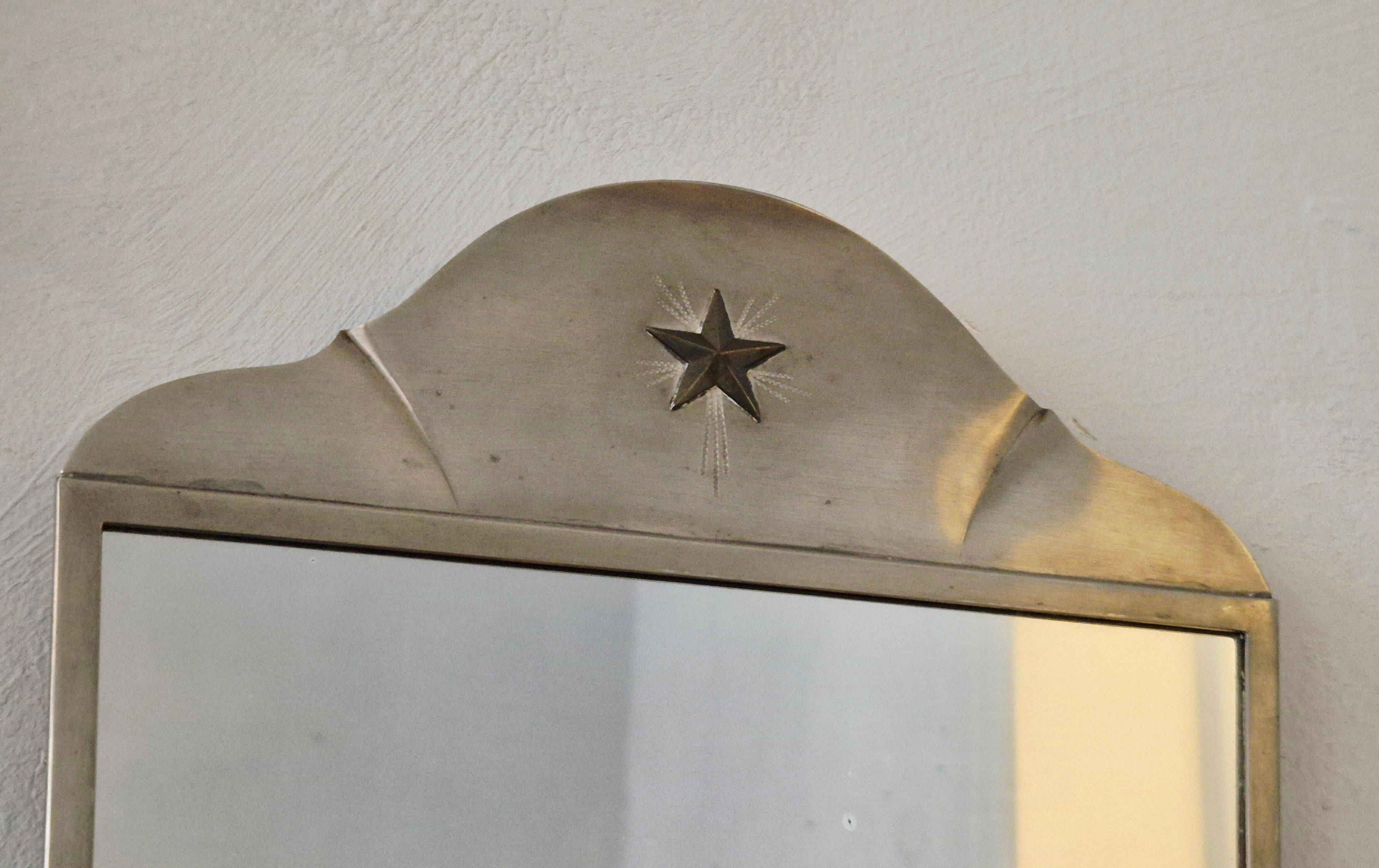 Miroir Grace suédois en étain avec décor d'étoiles en laiton, GAB Guldsmedsaktiebolaget/GAB.