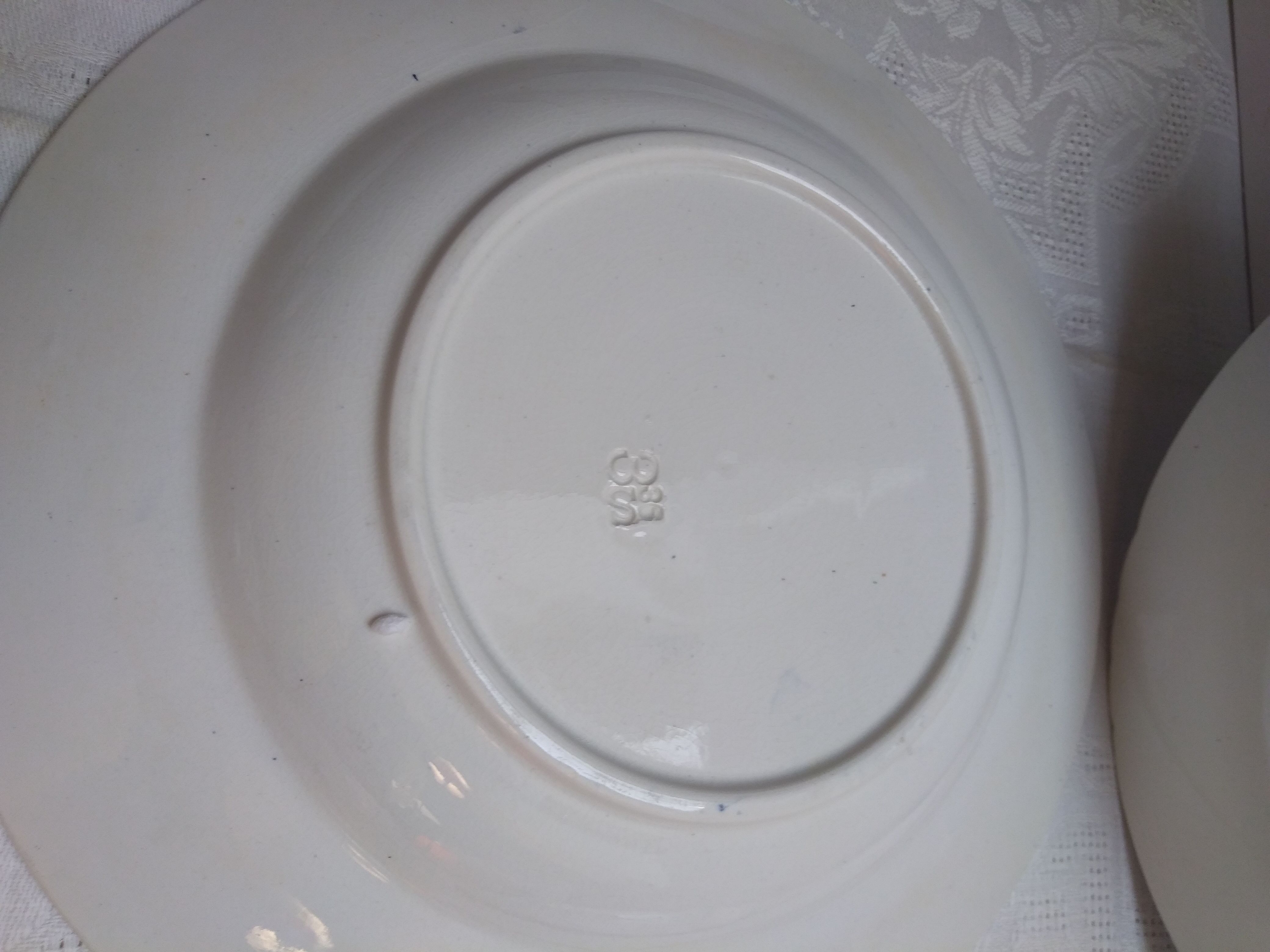 7 hollow plates old blue décor