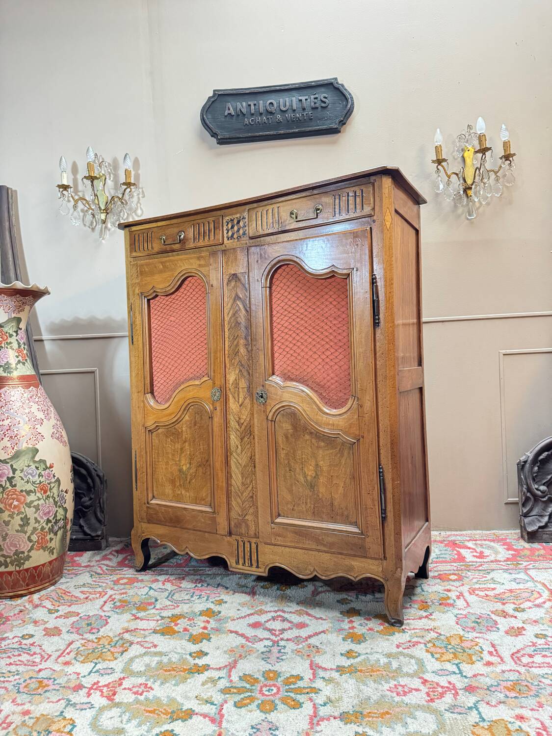 Walnut cabinet from the louis xv xviii century