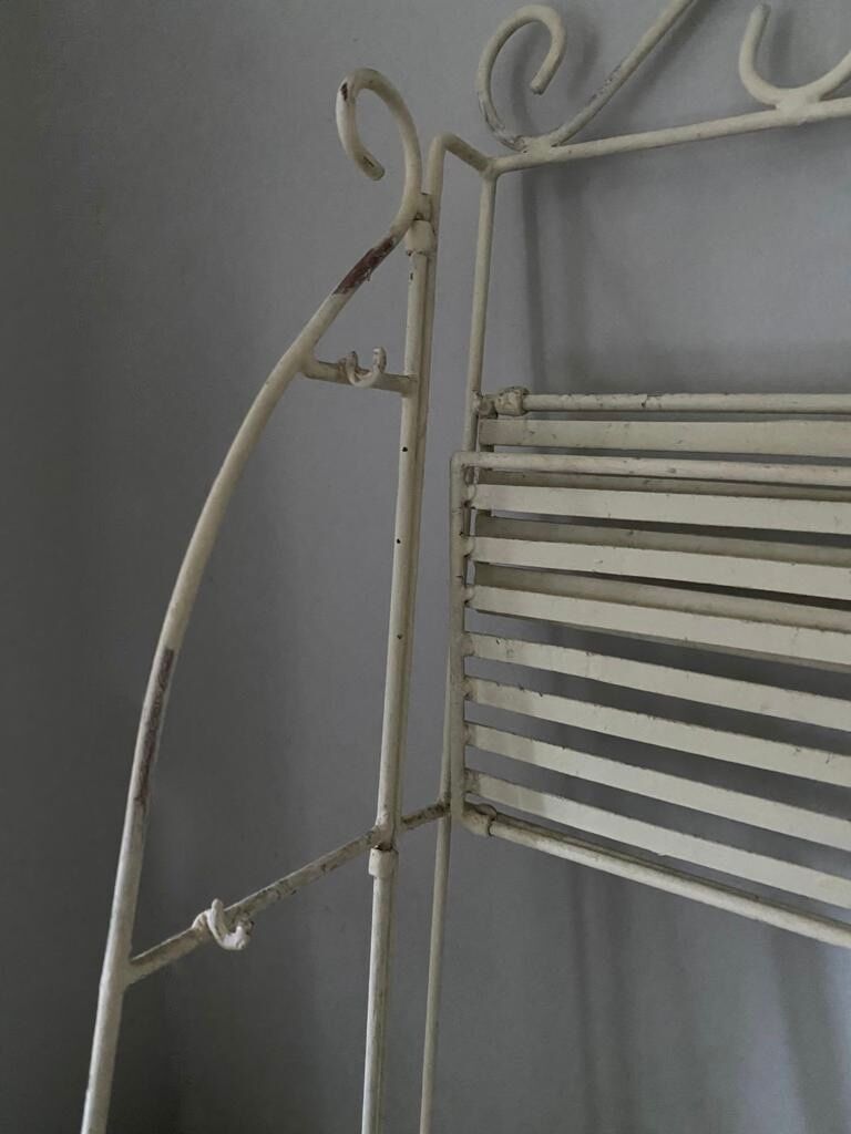 Kitchen shelf, three trays