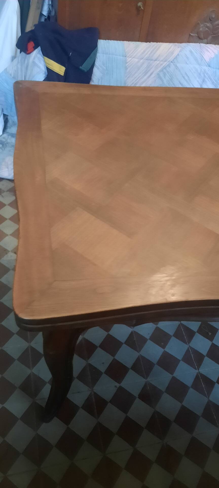Extendable table