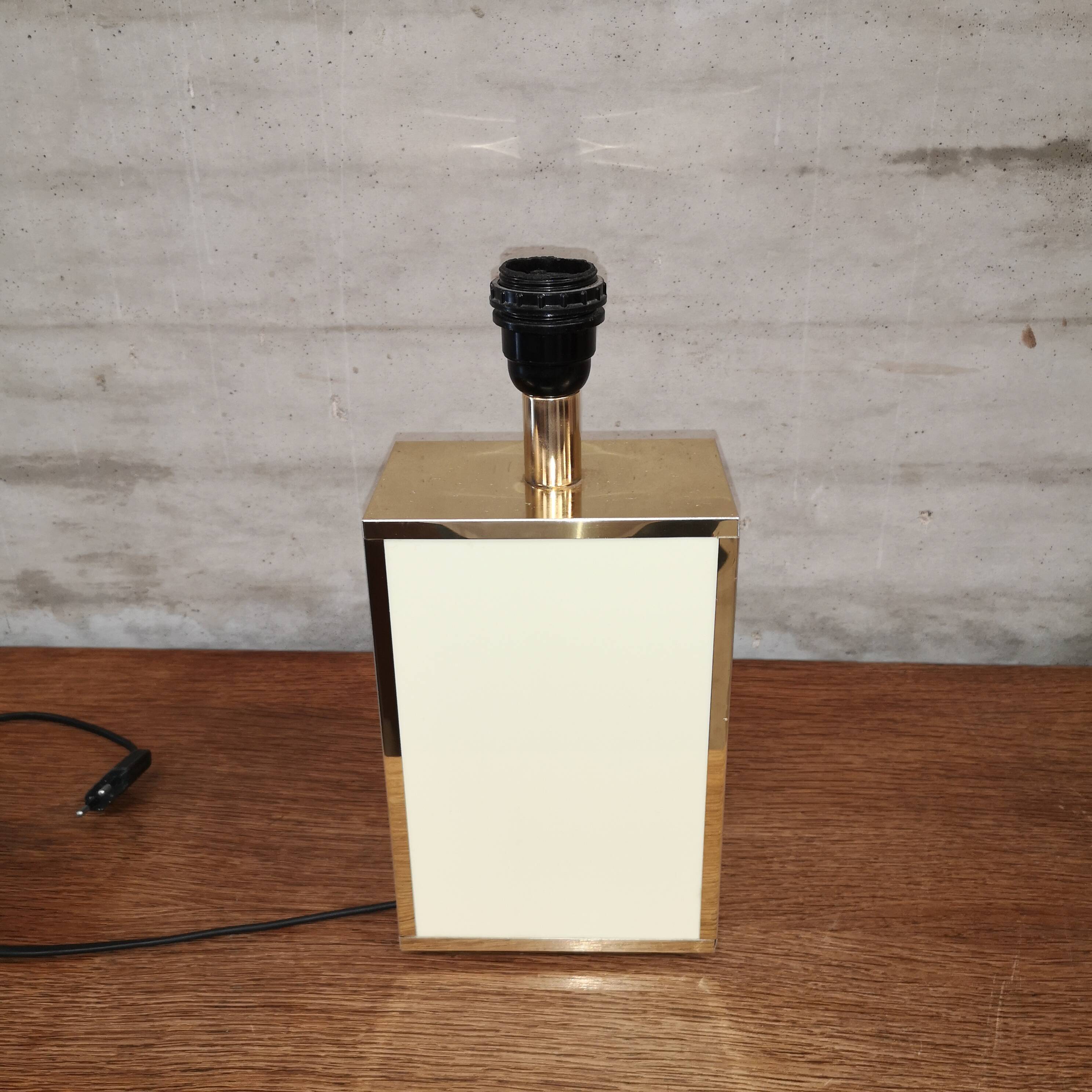 Lampe laquée blanc et laiton guy lefevre vintage 1970