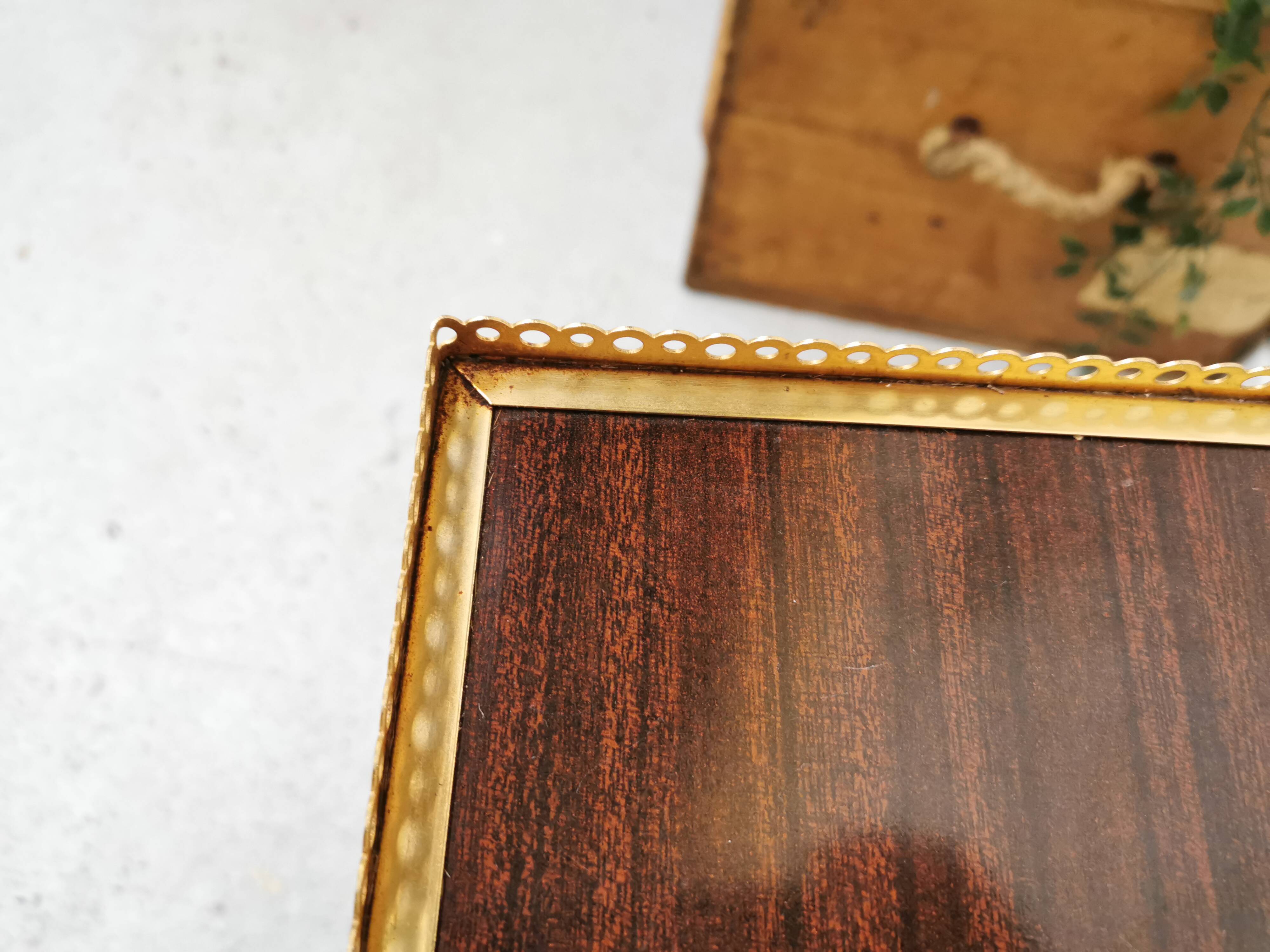 Vintage bar maid service