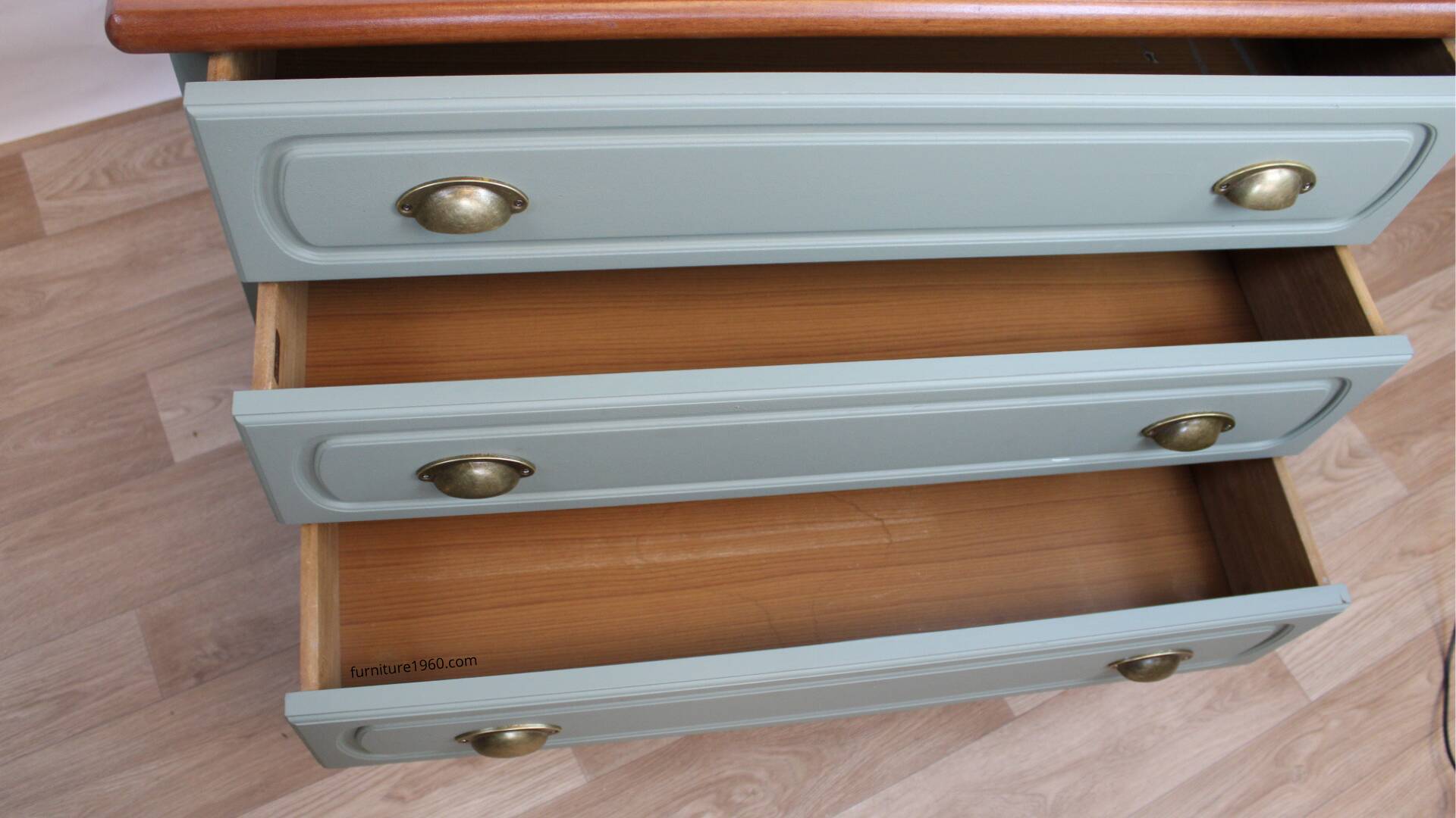 Sage green 3-drawer chest of drawers Gautier 1970 France