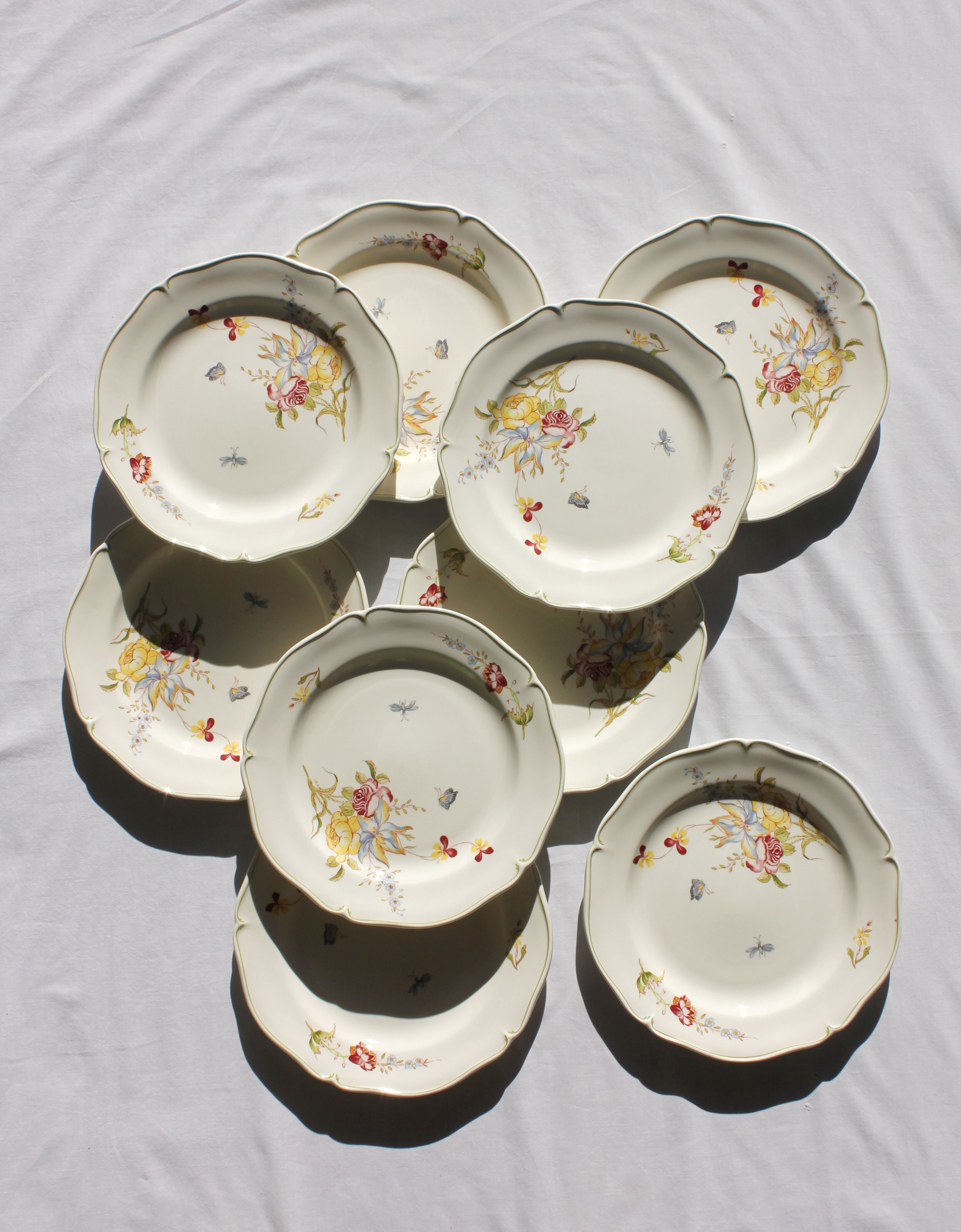 Flat plates in earthenware "Butterfly Flowers" Gien