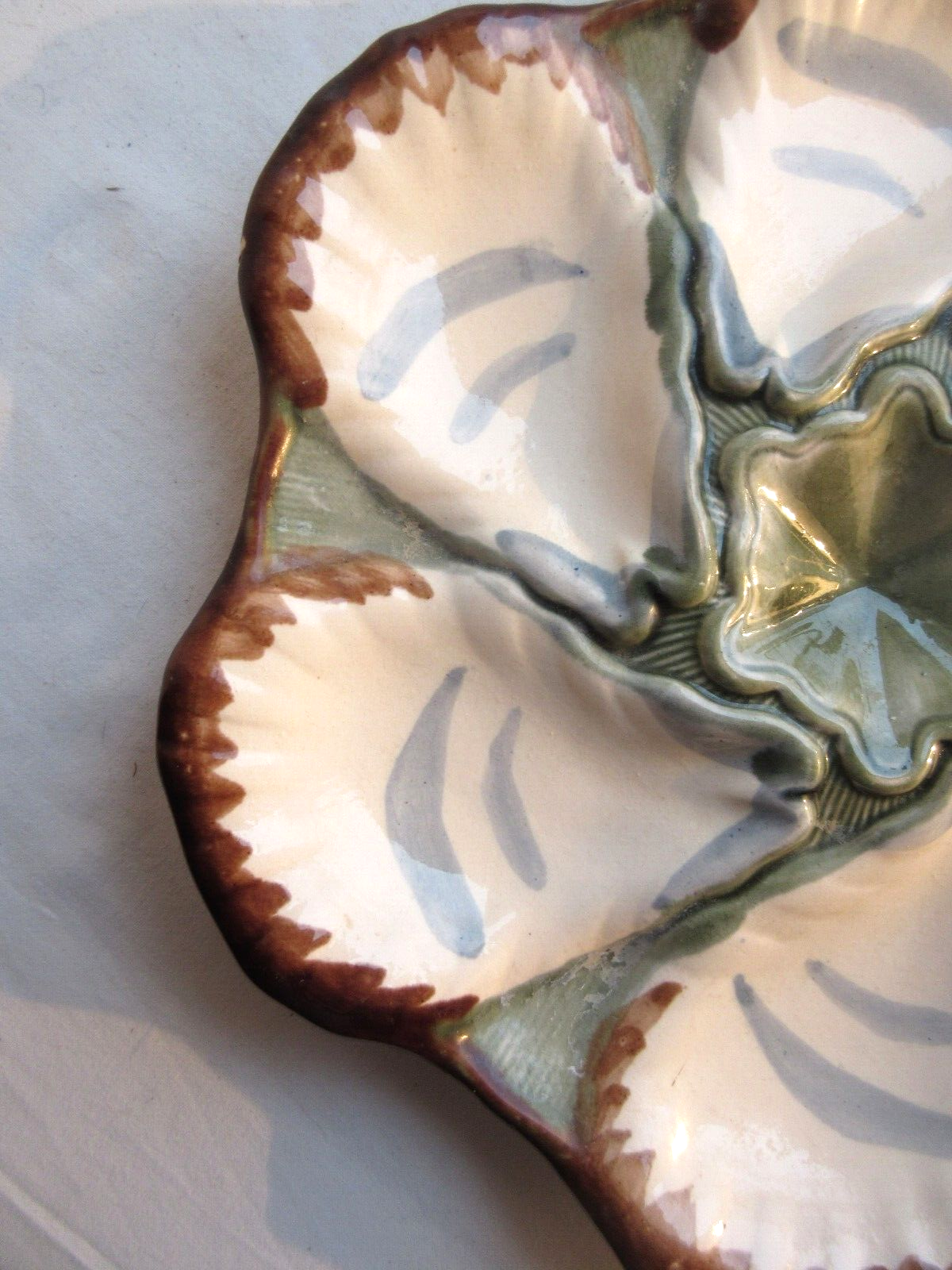 Oyster plate signed Terre de Fer Longchamp.