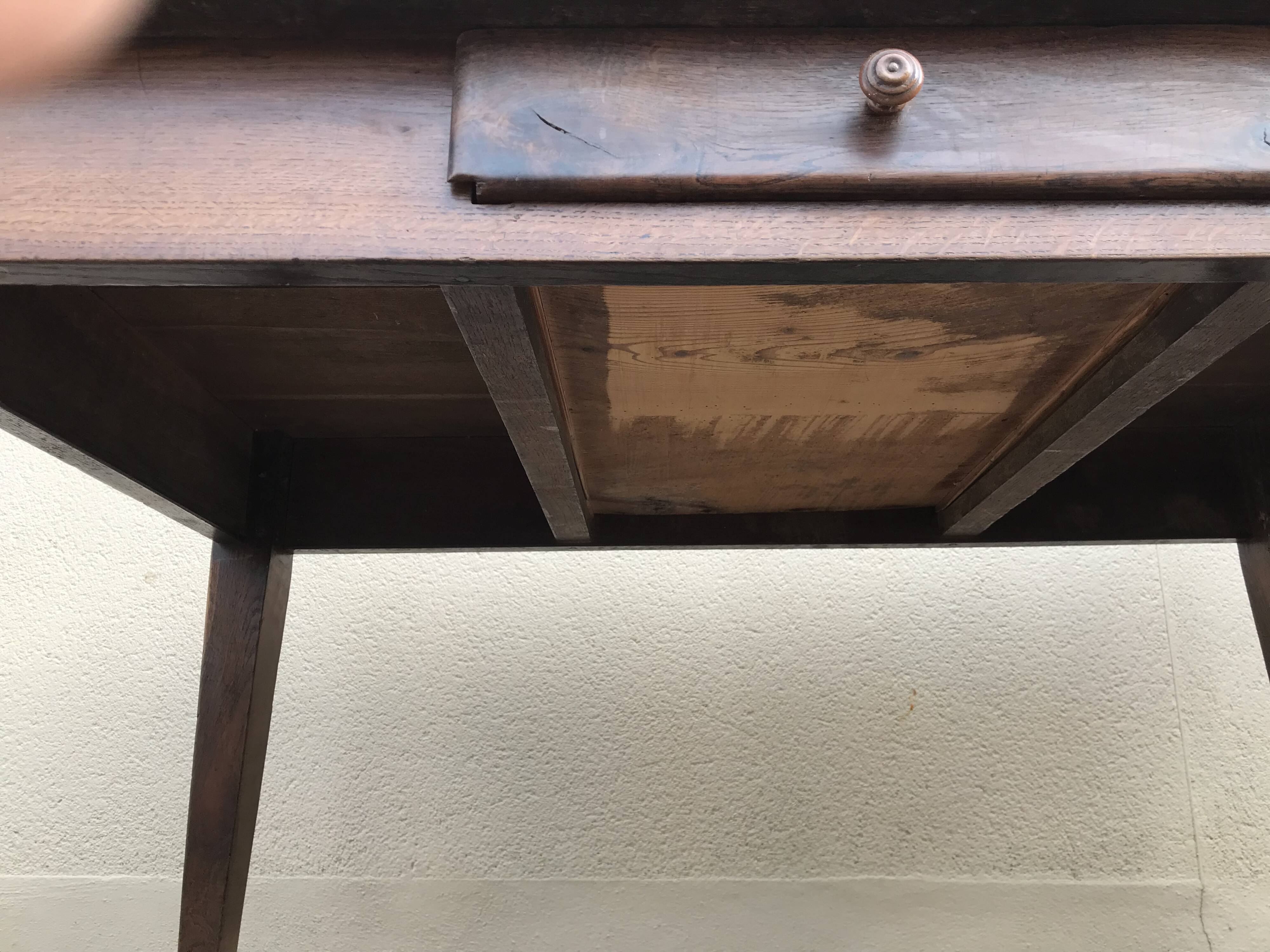 Farm table