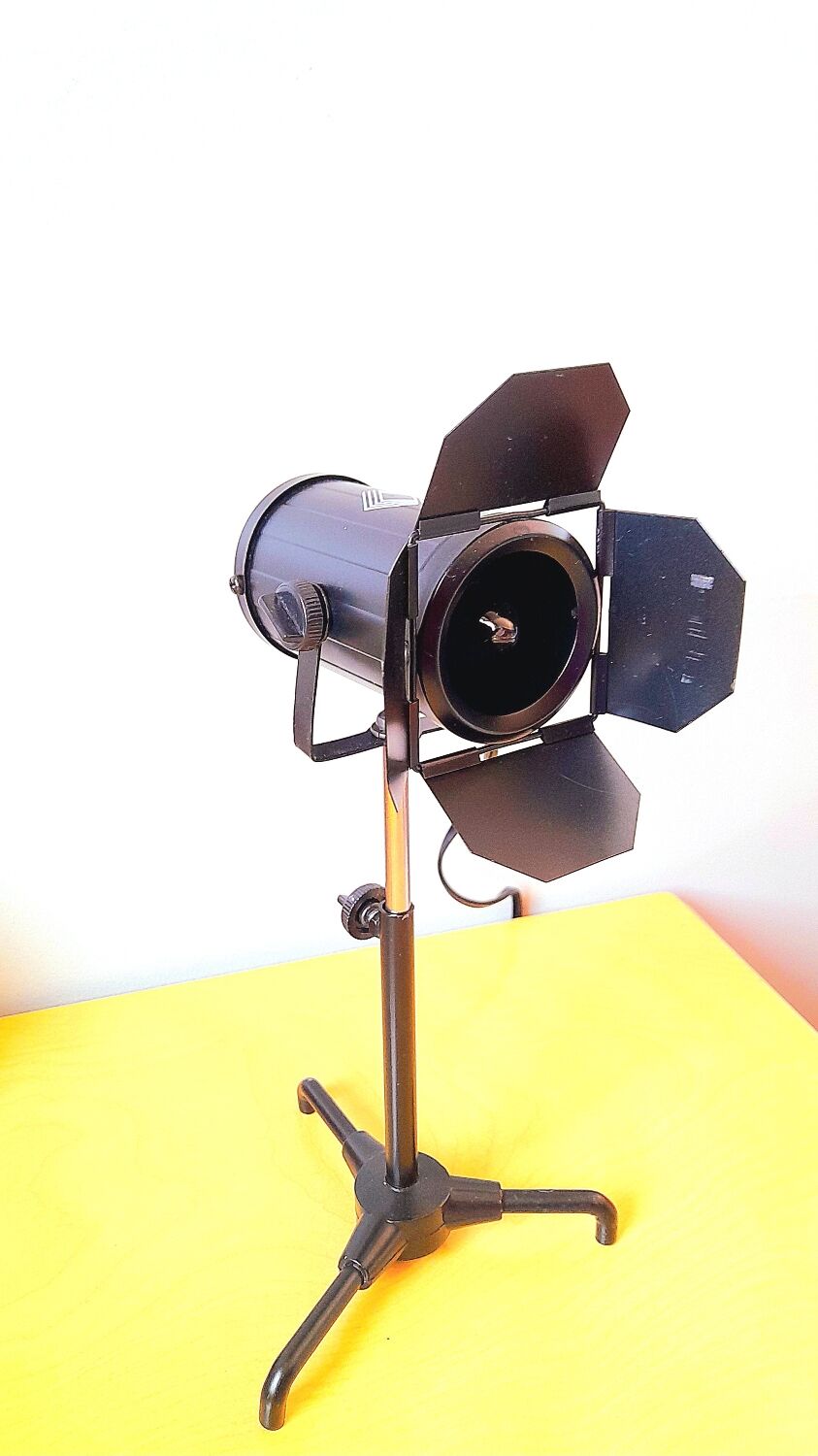 Renault projector advertising lamp