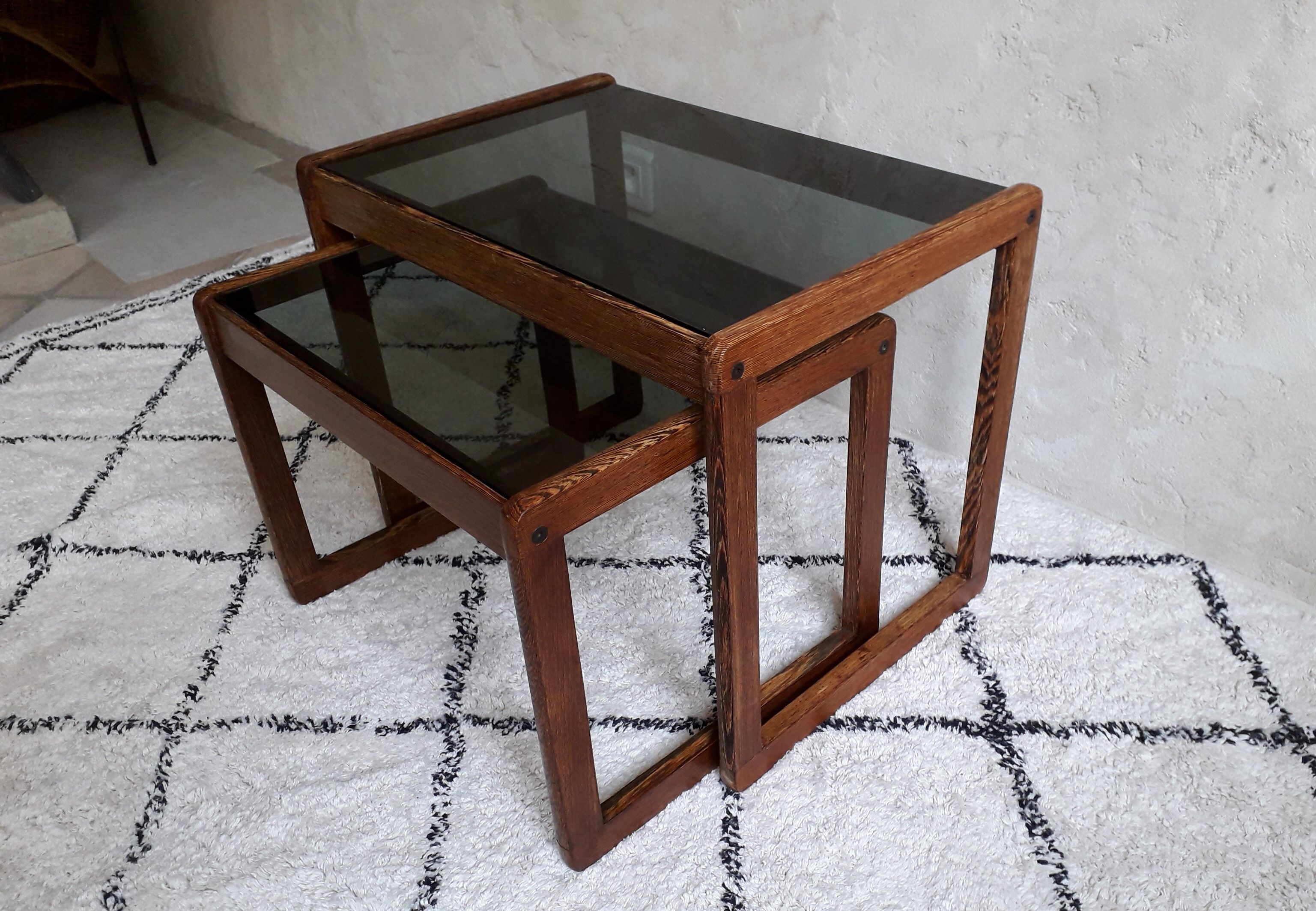 Giggled coffee tables