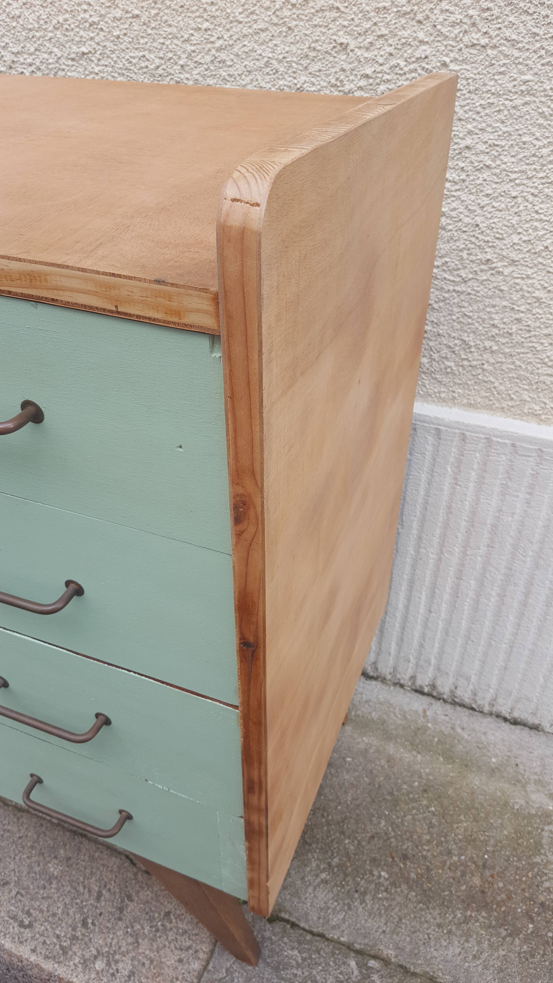 Vintage chest of drawers