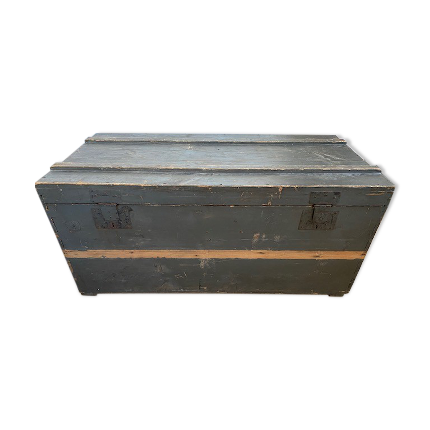 Vintage trunk wood Algeria