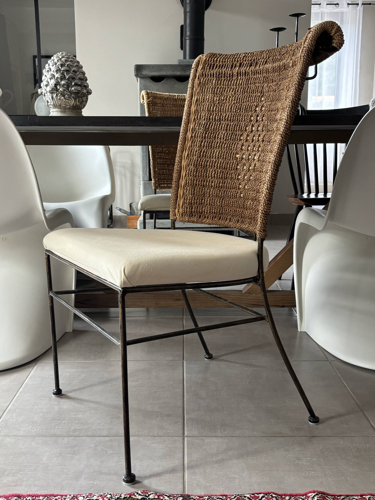Chaises en fer et corde tressée