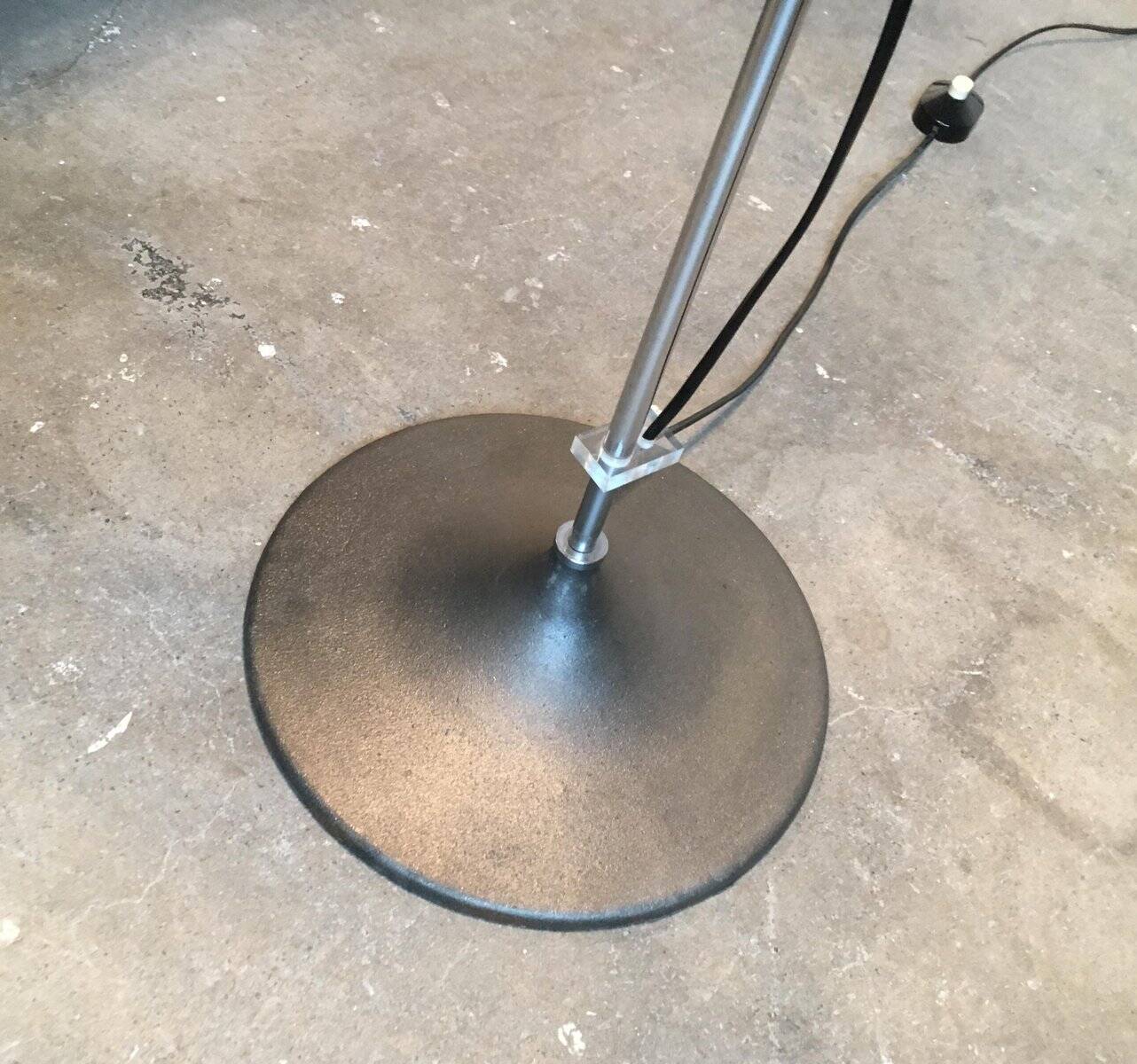 Floor lamp in metal and plastic by Gino Sarfatti for Gepo, 1970s.
