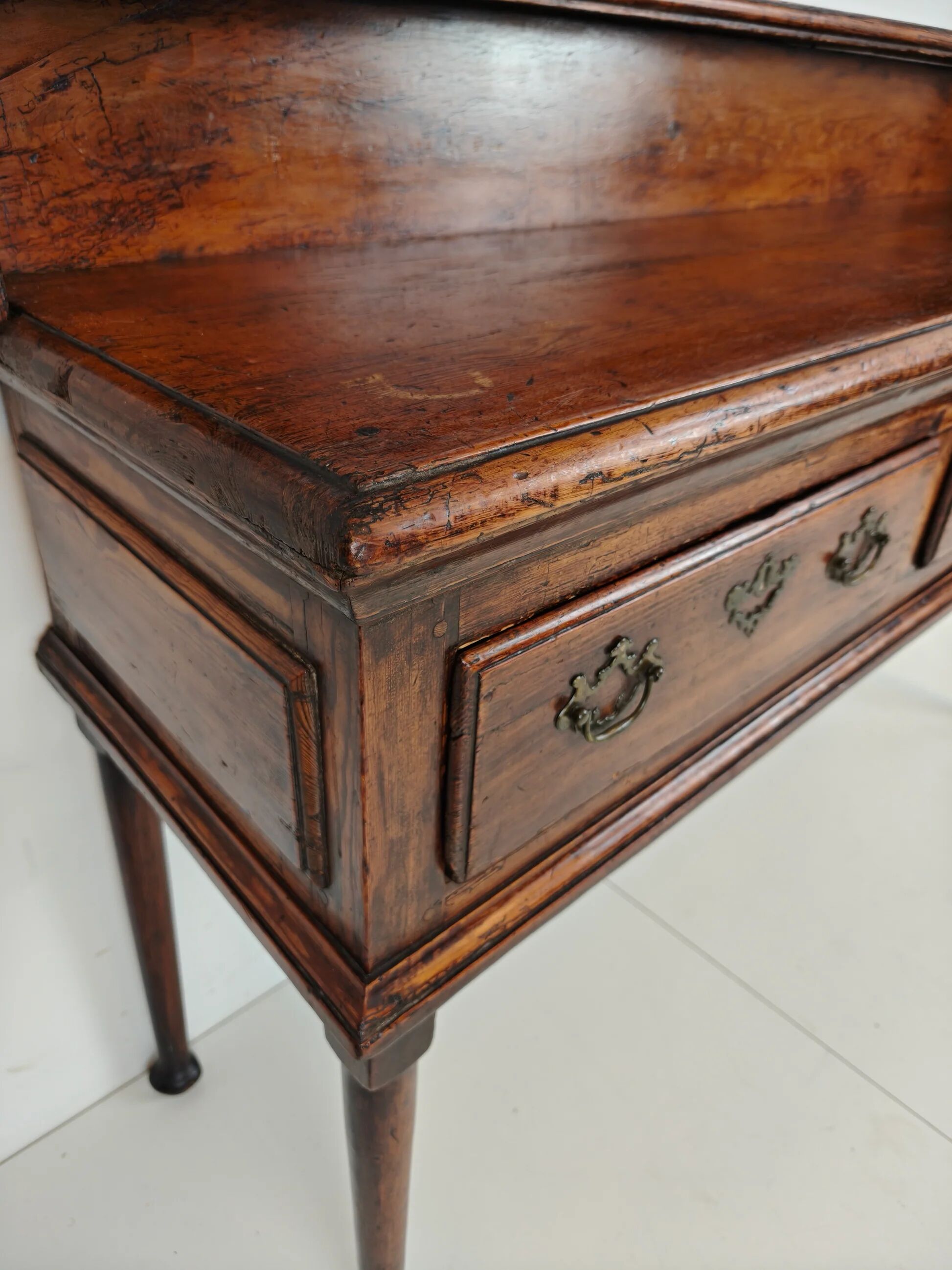 Buffet gallois de style géorgien tardif (XVIIIe siècle) – Chêne massif