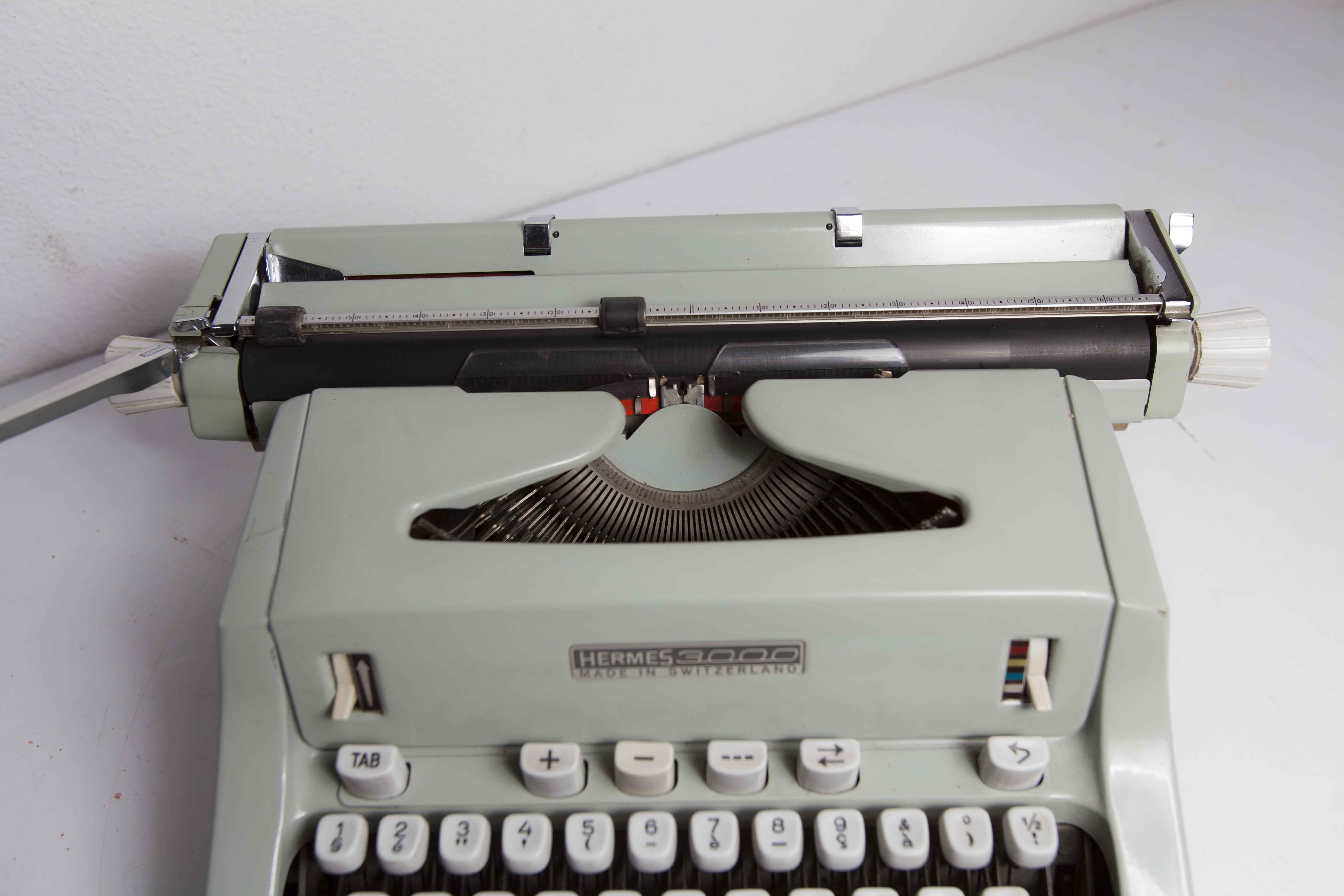 Hermes 3000 typewriter cleaned and tested