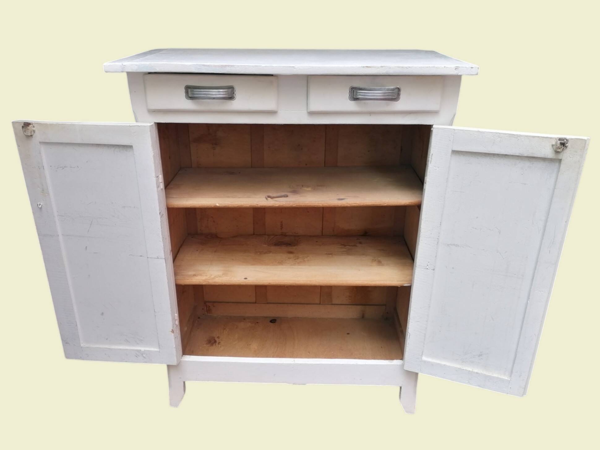 Small Parisian buffet in painted wood.