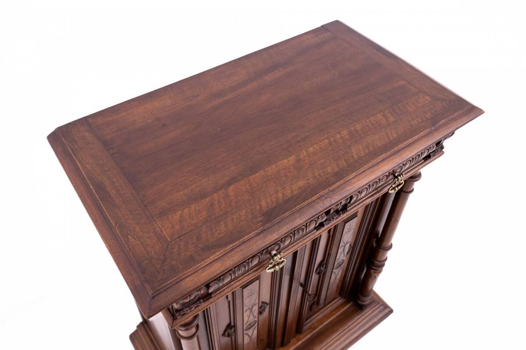 Commode éclectique, France, vers 1890. Après rénovation.
