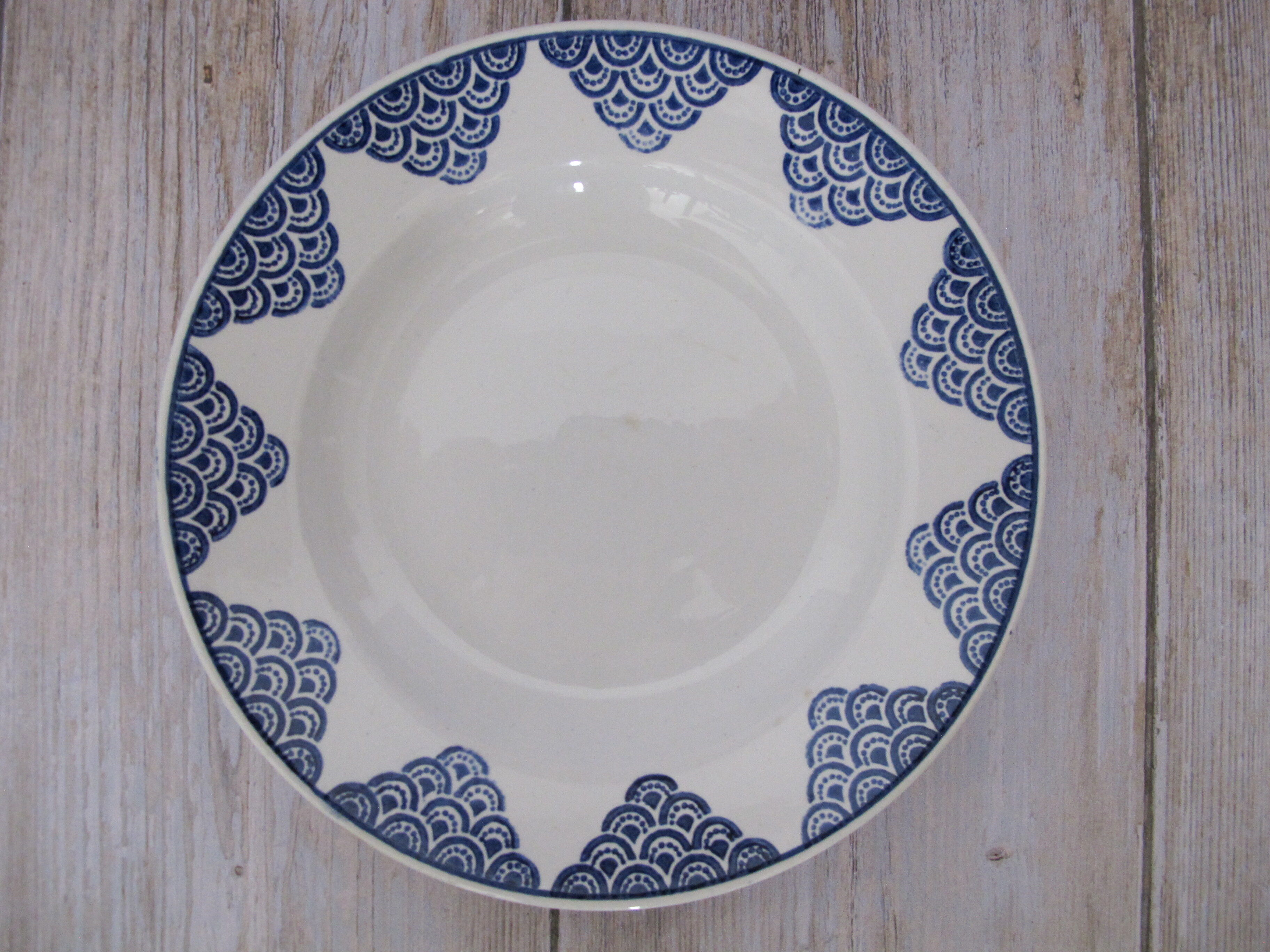4 plates made of Saint Amand earthenware