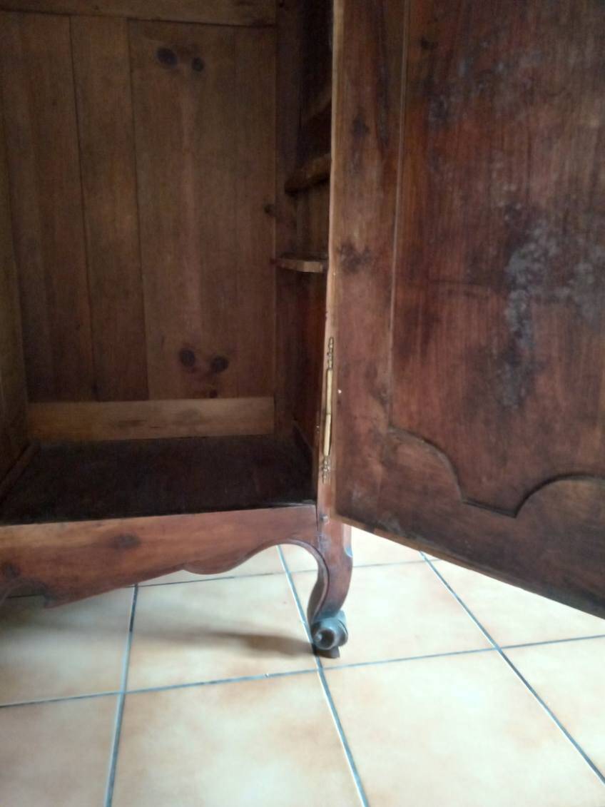 Cherry wood marachine cabinet