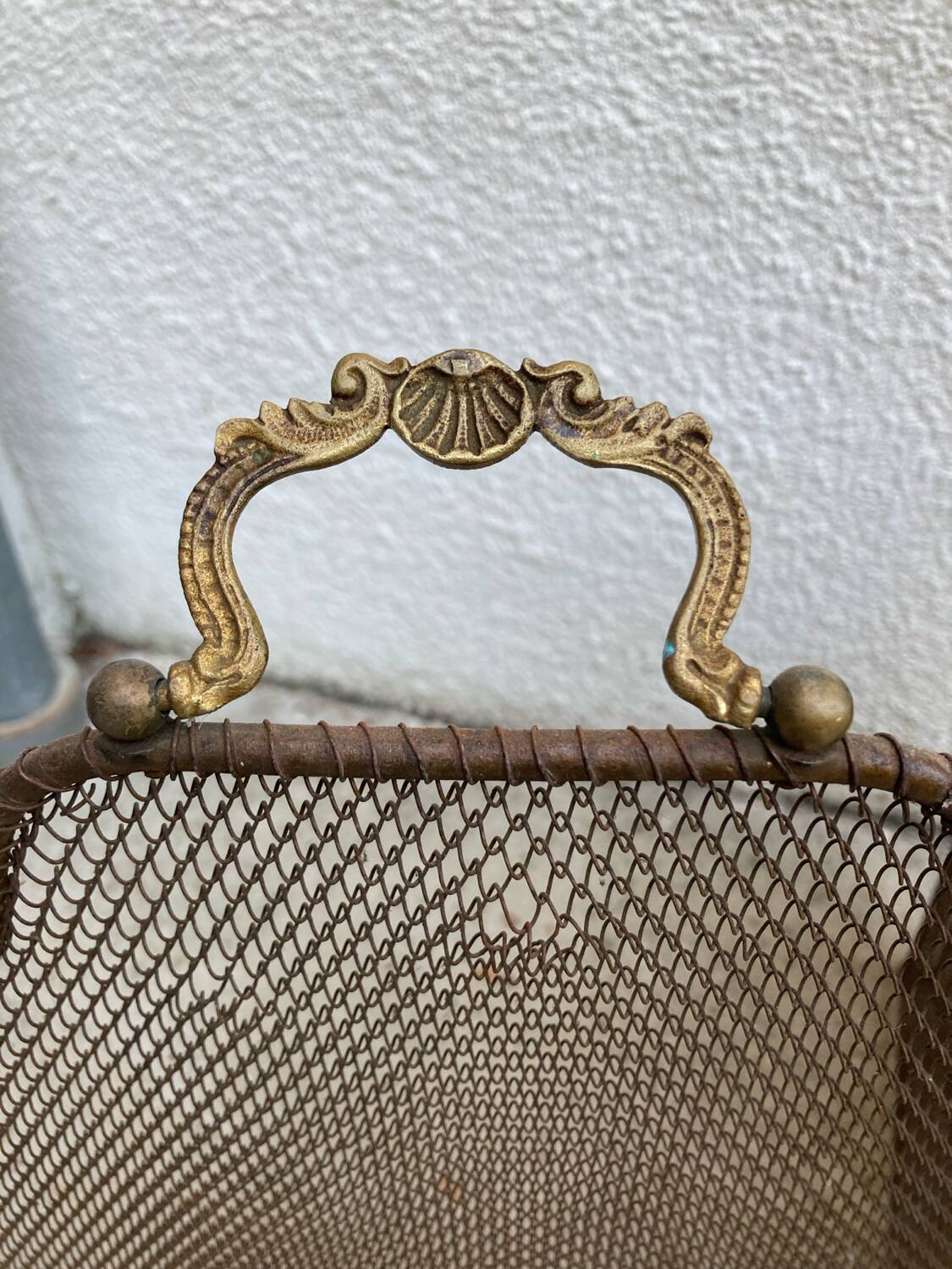 Fire screen. Spark arrestor.
