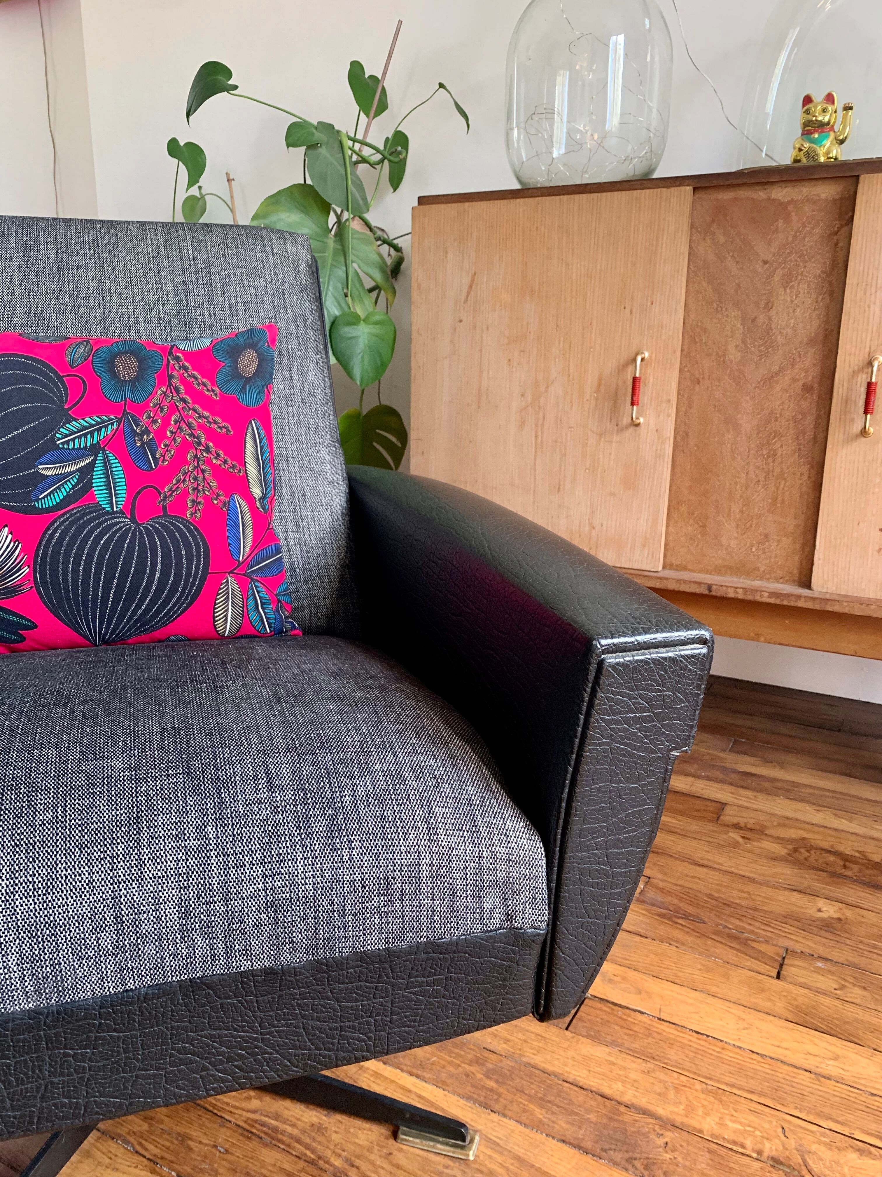 Cube Swivel Armchair 60's