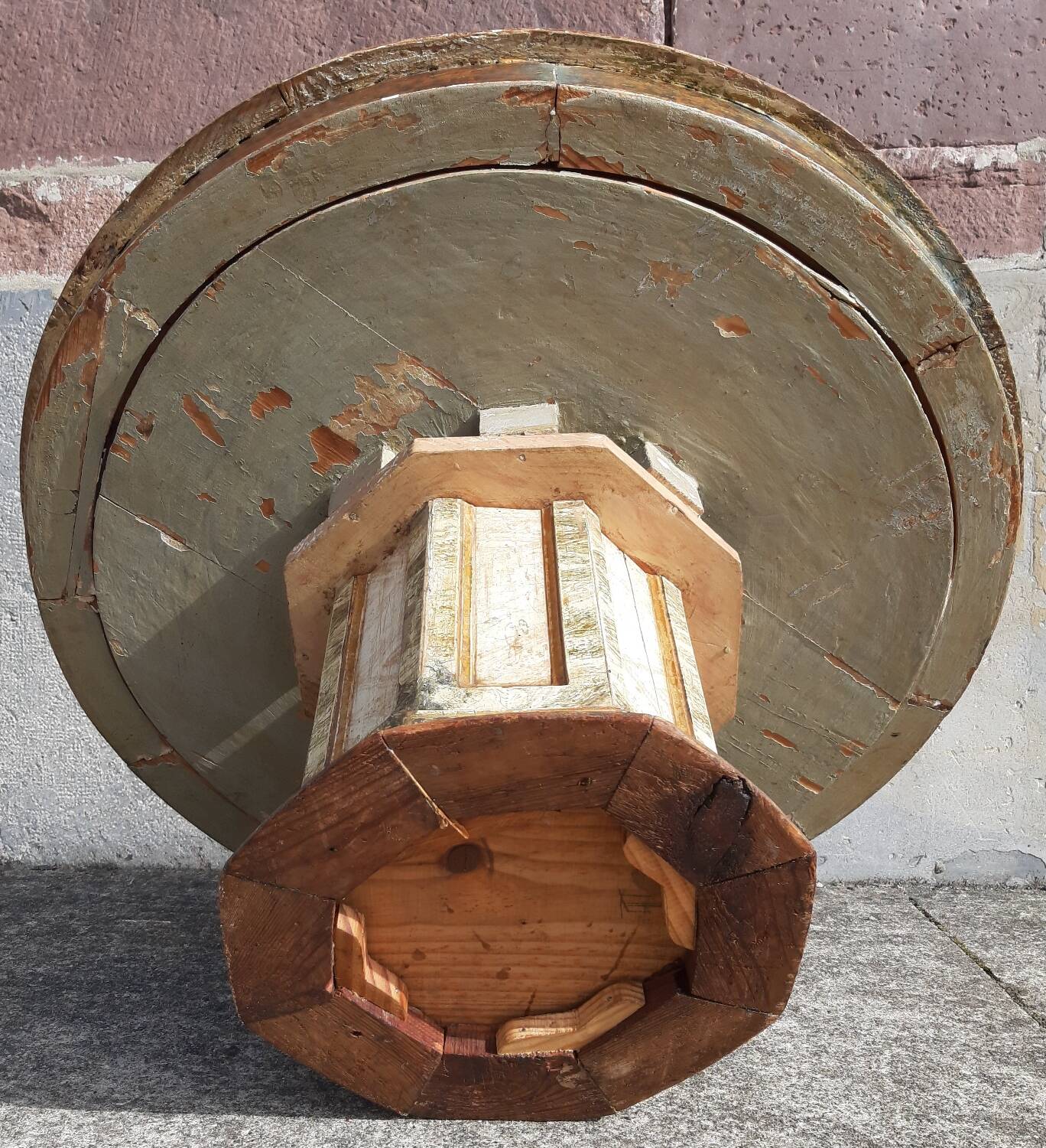 Coffee table (polychrome wood)