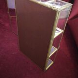 Petite vitrine en laiton et verre.