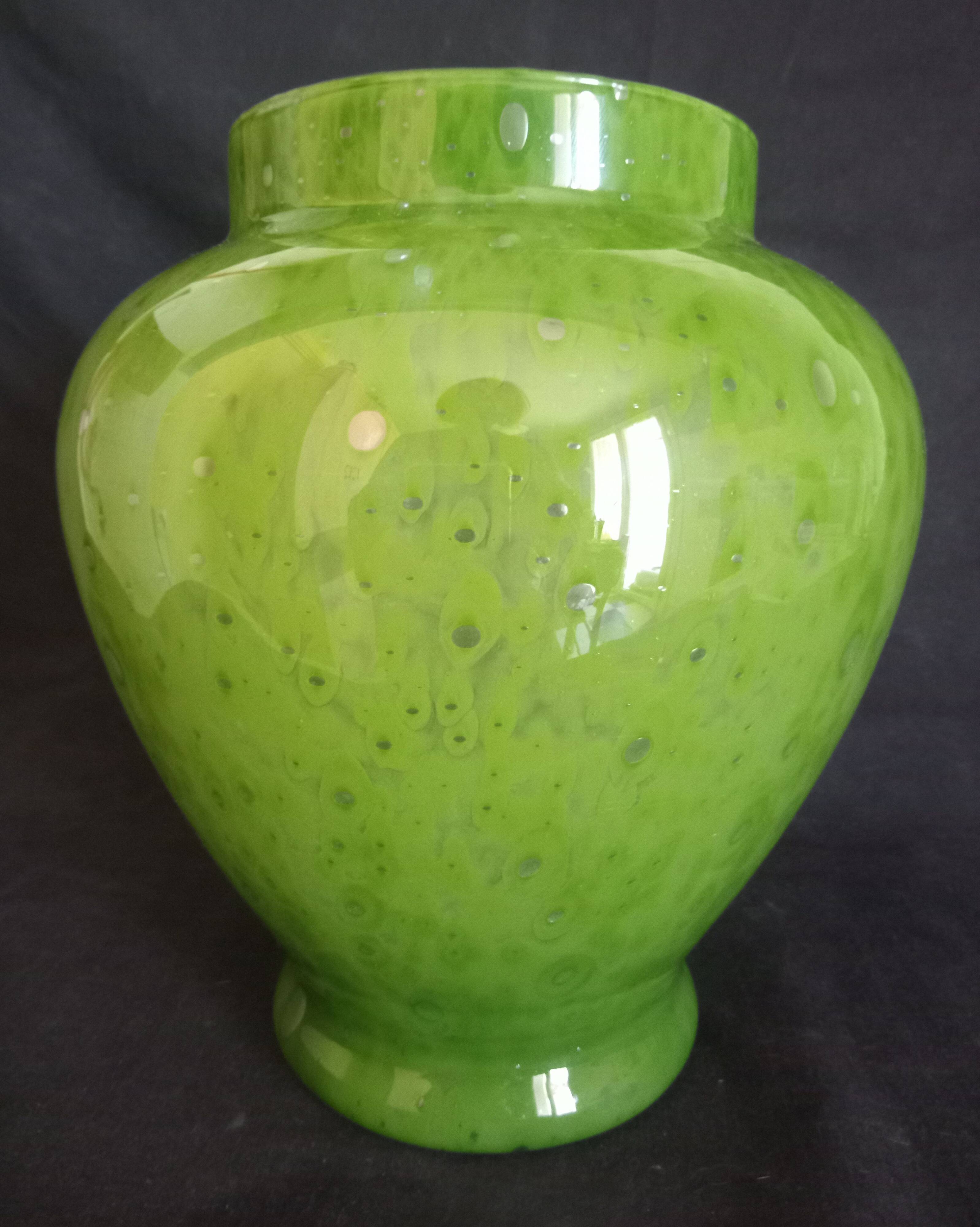 Biot vase in mouth-blown glass, with bubbles, grass green color