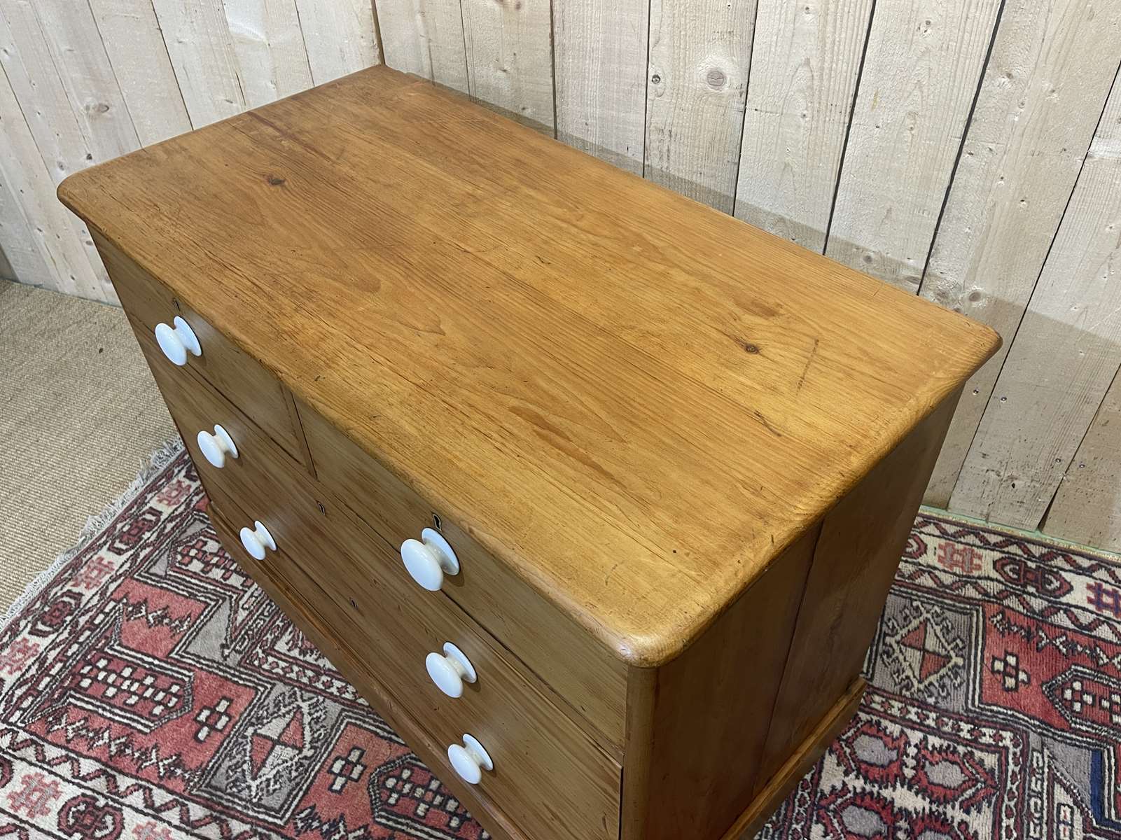 English chest of drawers of the nineteenth century in pitch pin
