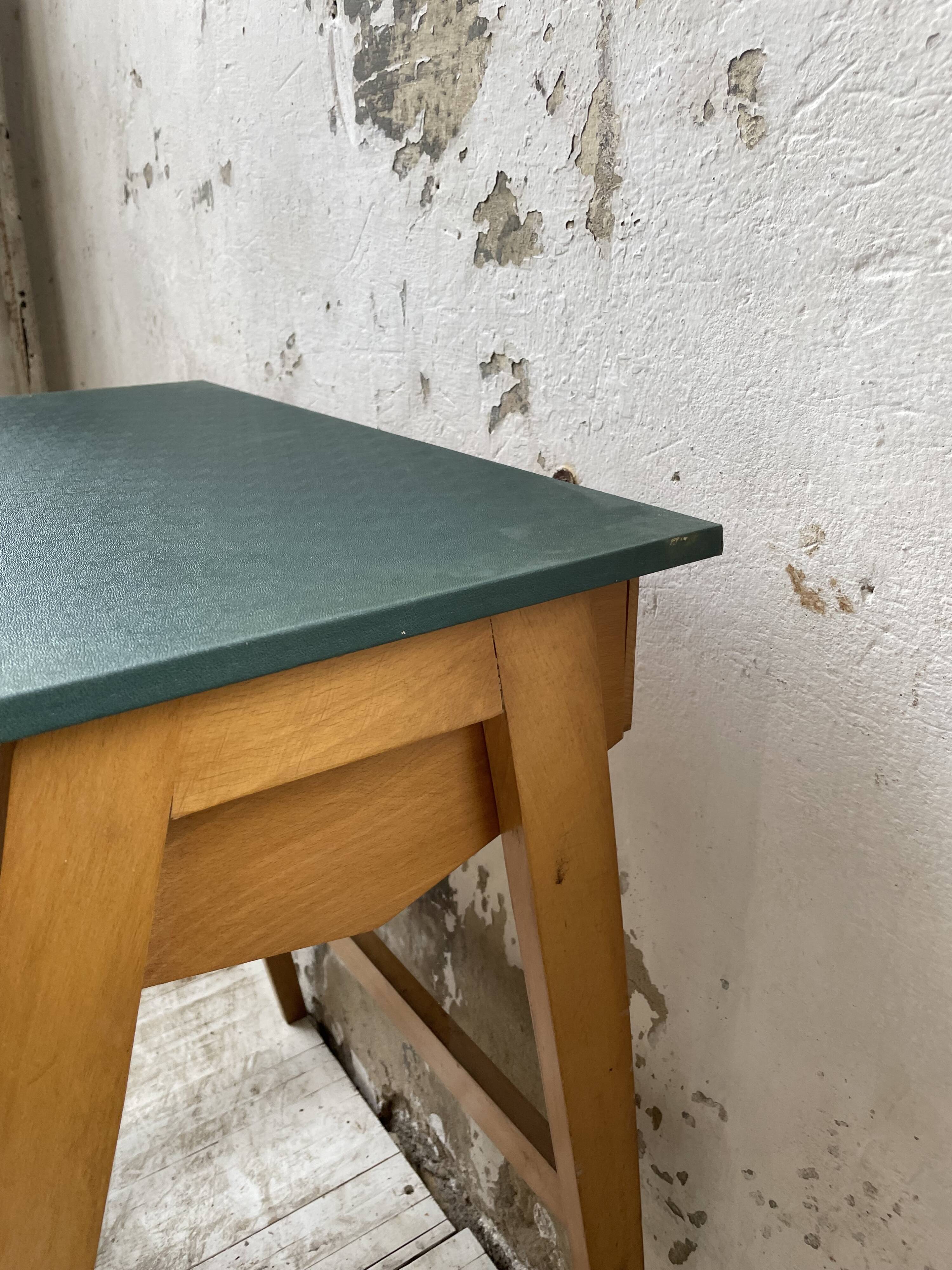 Bureau et chaise enfant pieds compas
