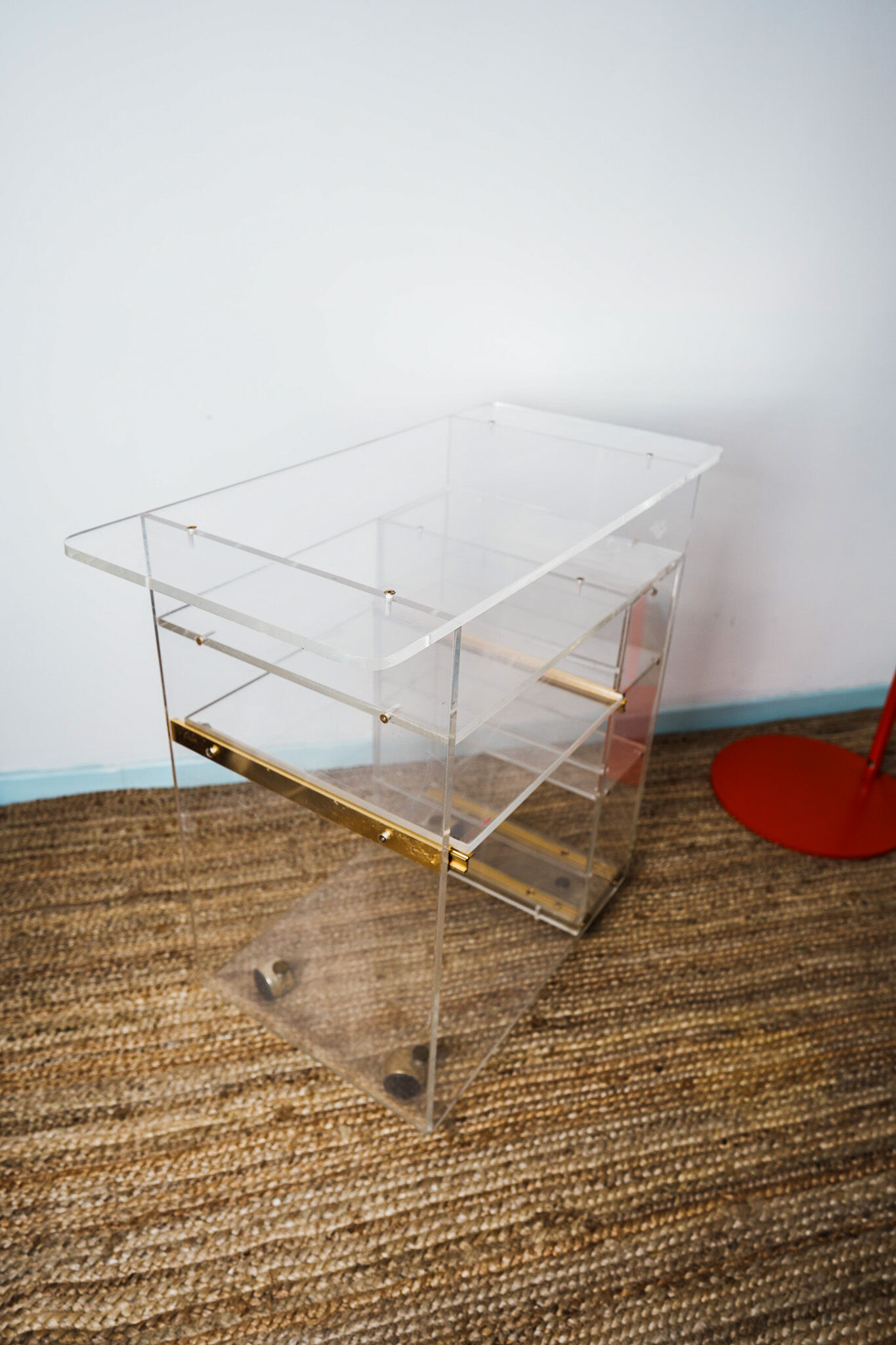 Plexiglas furniture of 'invisible de marais'