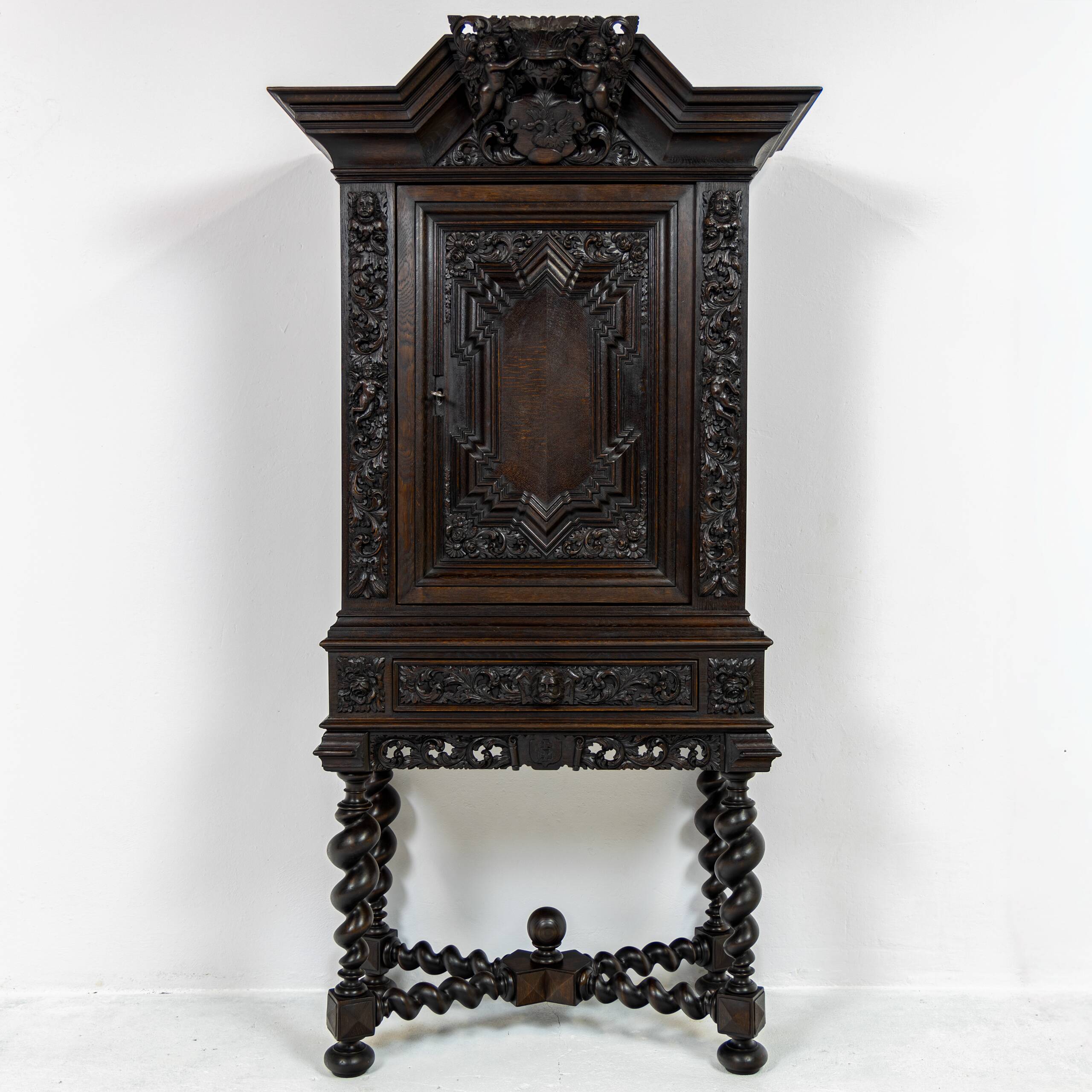 Neo-baroque cabinet from Gdansk in oak - around 1870-1880
