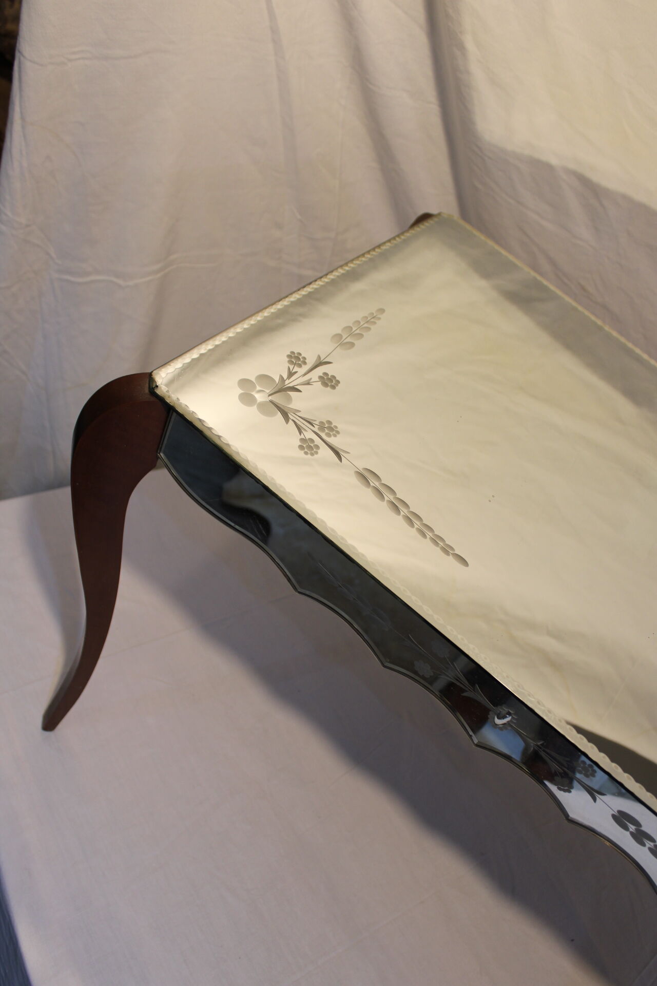 Mirrors coffee table