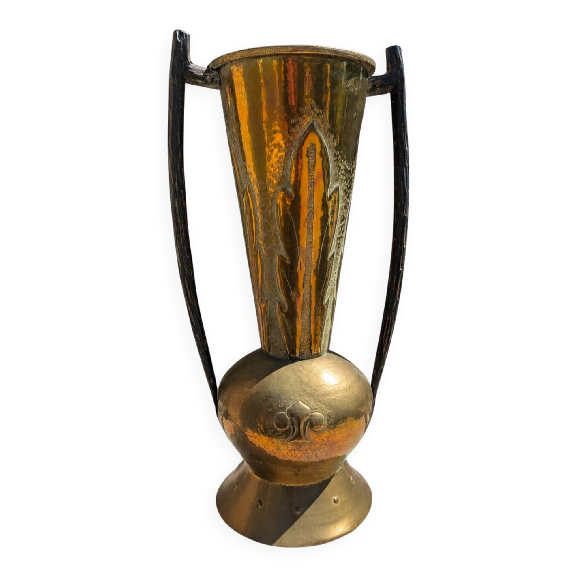Grand vase Art Nouveau en dinanderie martelée, cuivre et fer forgé, Fr