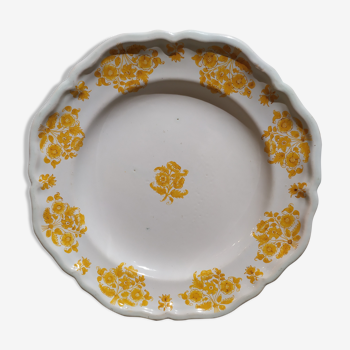 Plate of 18th century Moustiers