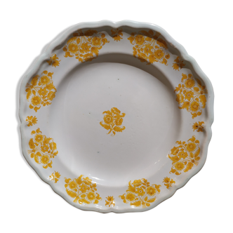 Plate of 18th century Moustiers