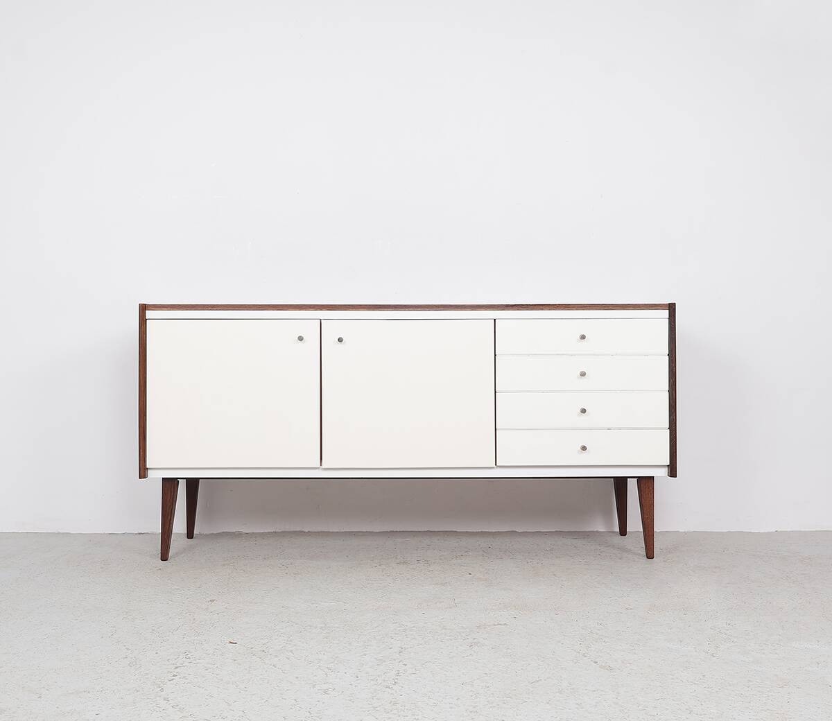 Buffet vintage en bois avec façades blanches, années 60