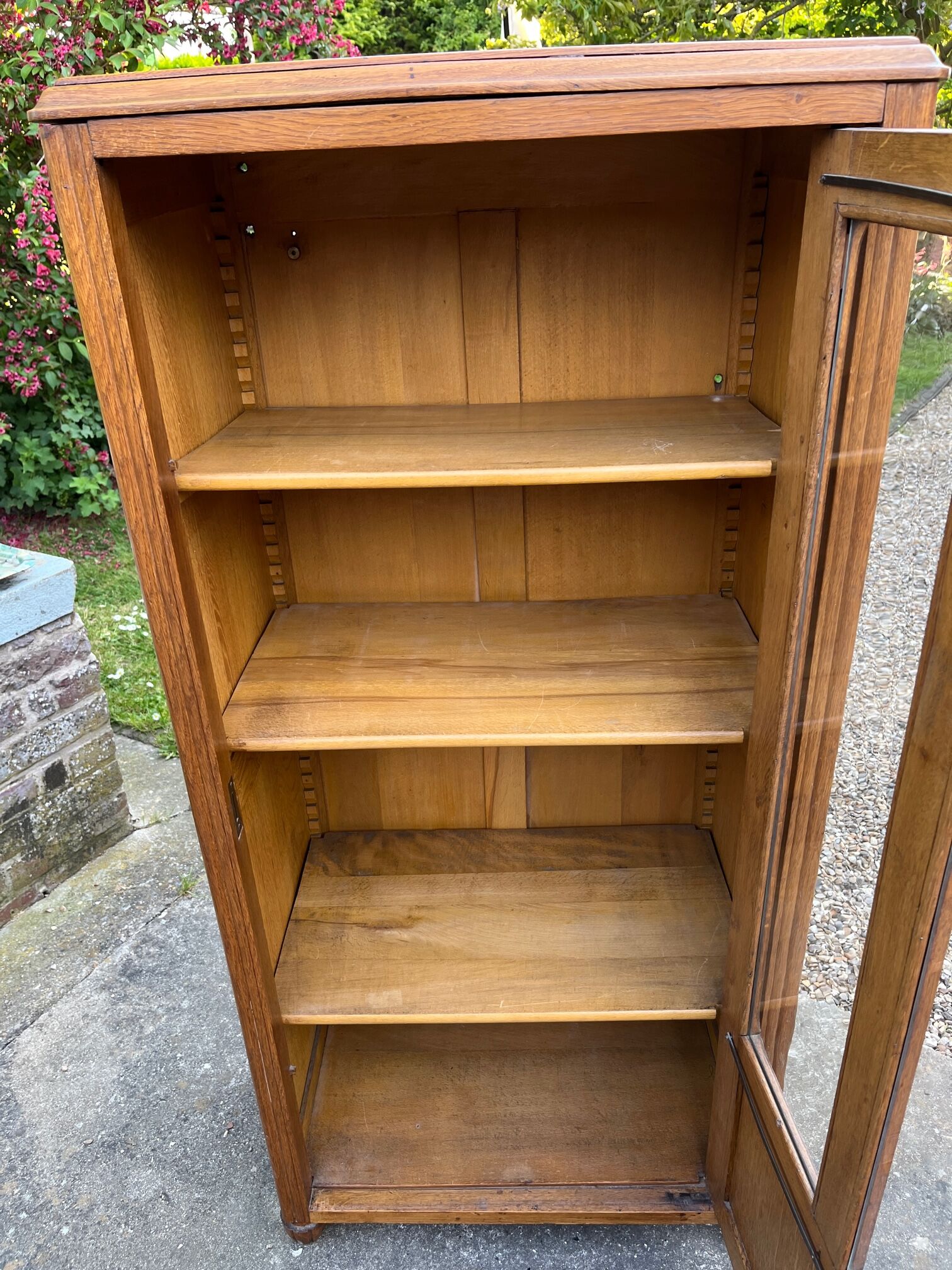 Art deco showcase cabinet year 30/40 3 shelves