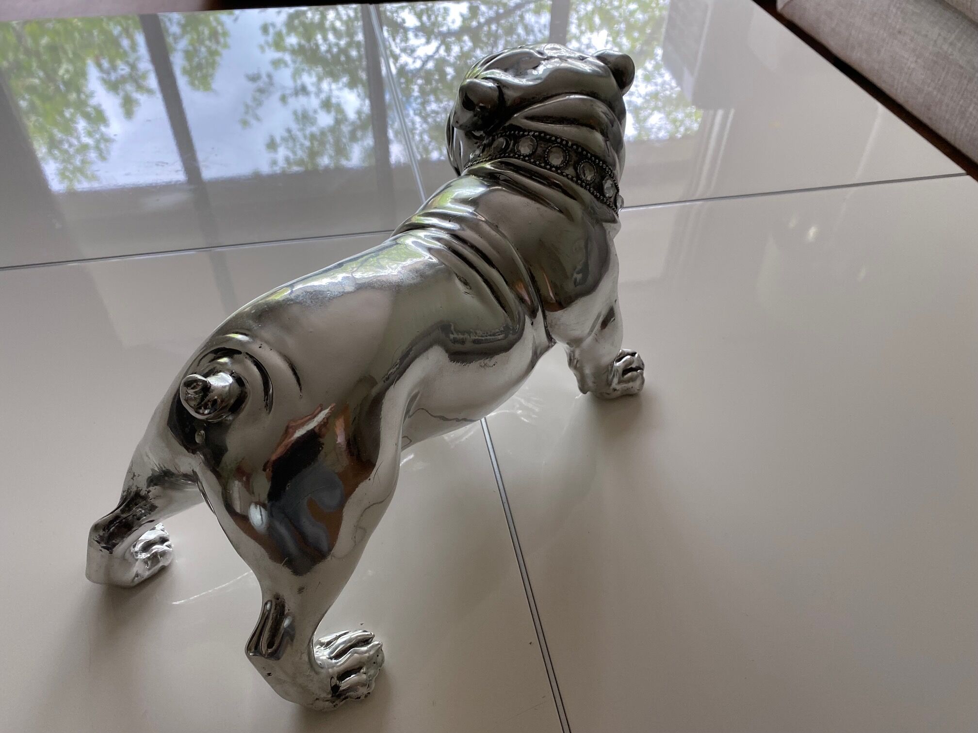 Statuette dog silver bulldog