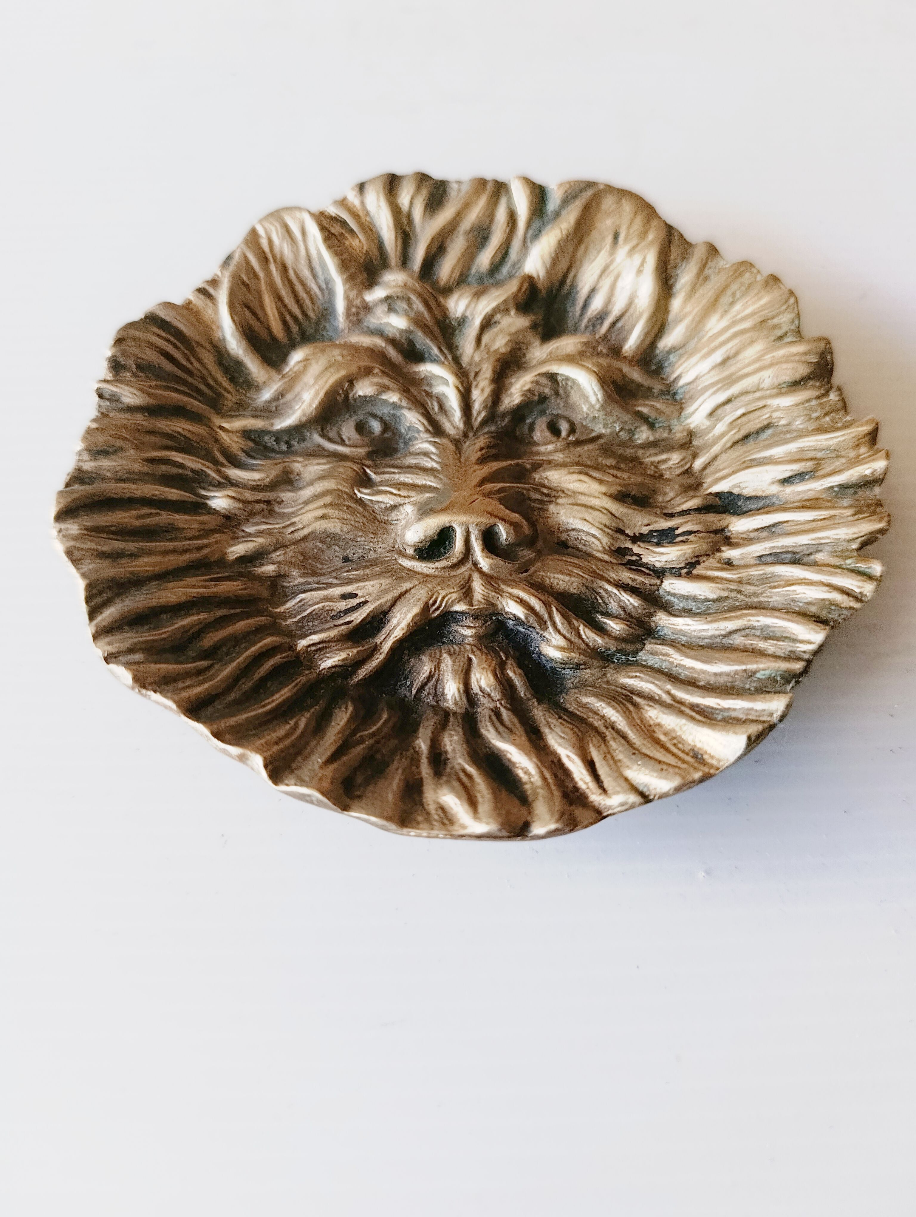 Ashtray or catch-all tray