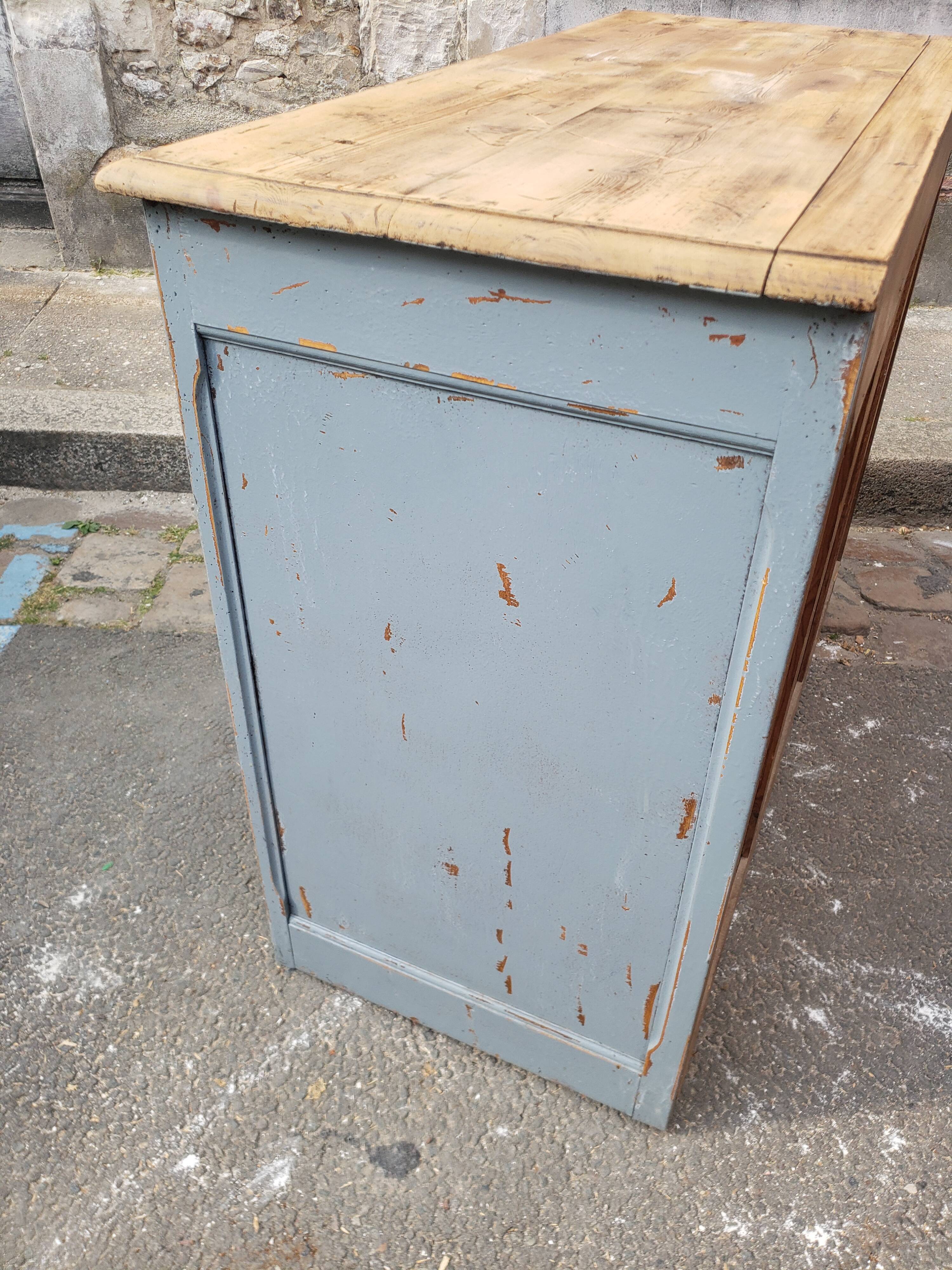 Slate and raw Parisian buffet