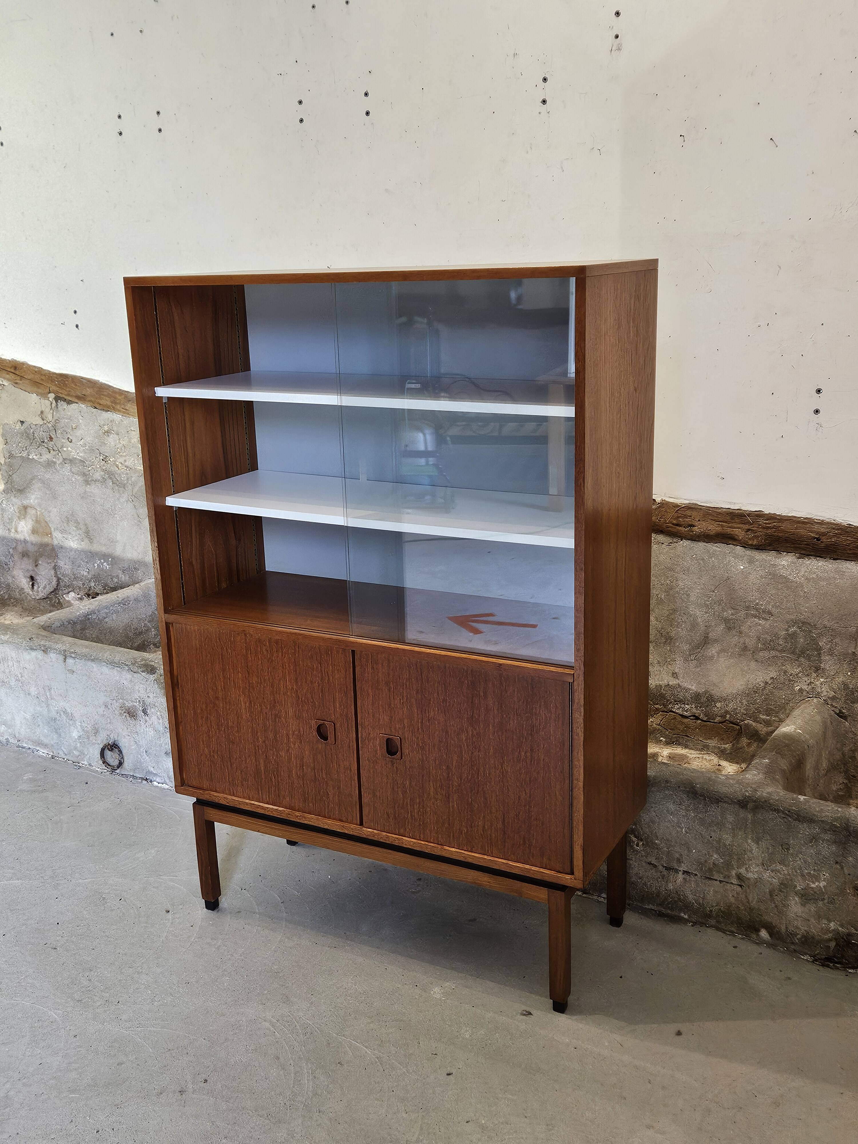 Small MDK display case / teak veneer bookcase 1960 Scandinavian design