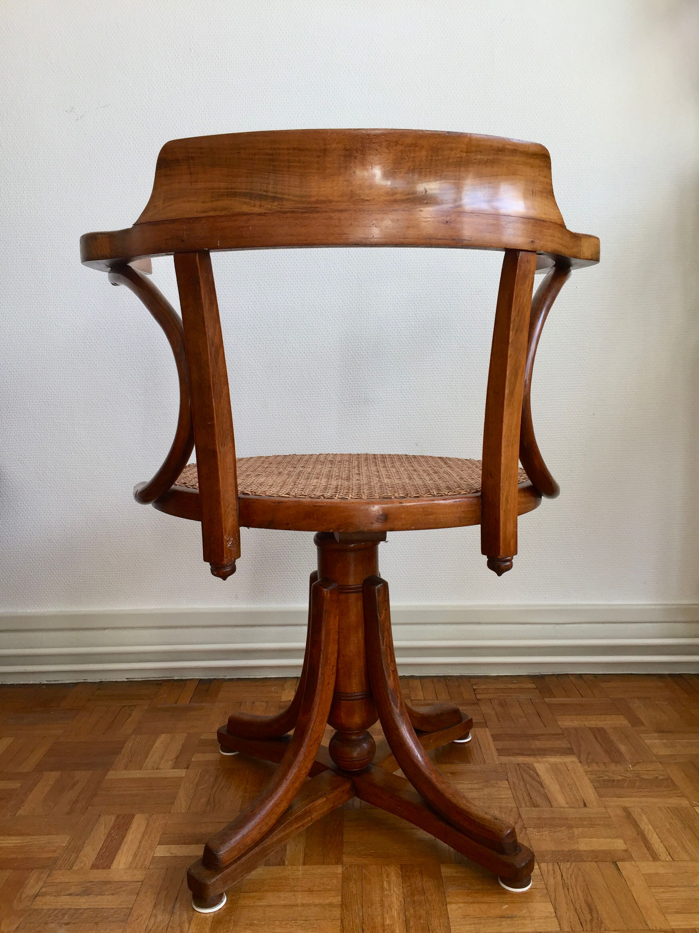 Fauteuil américain de bureau canné Baumann
