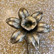 Bougeoir fleur en laiton