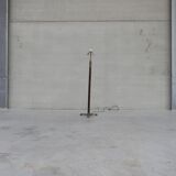 Lampadaire en laiton et bois du milieu du siècle