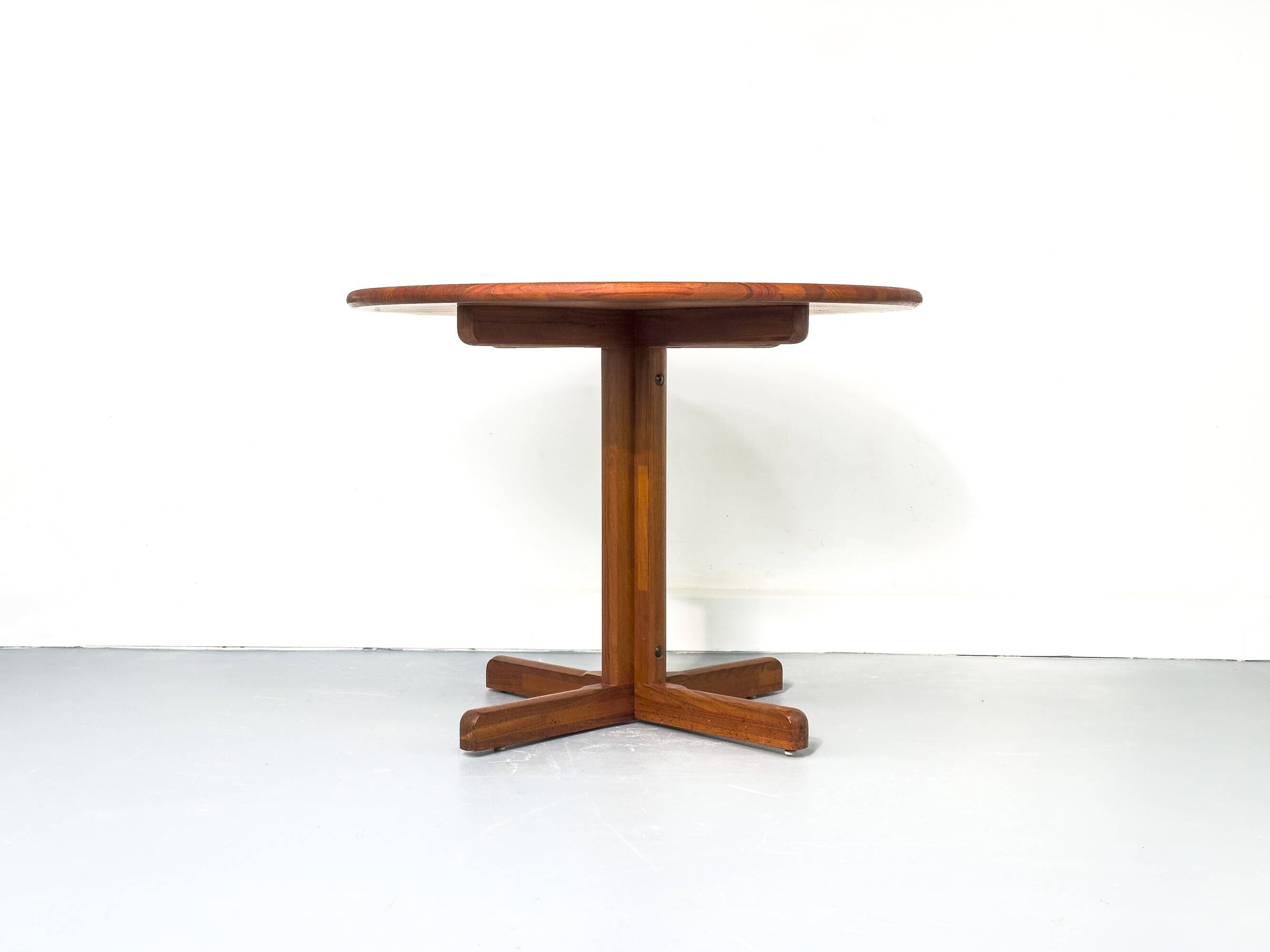 Round Dining Table in Solid Teak, 1970s