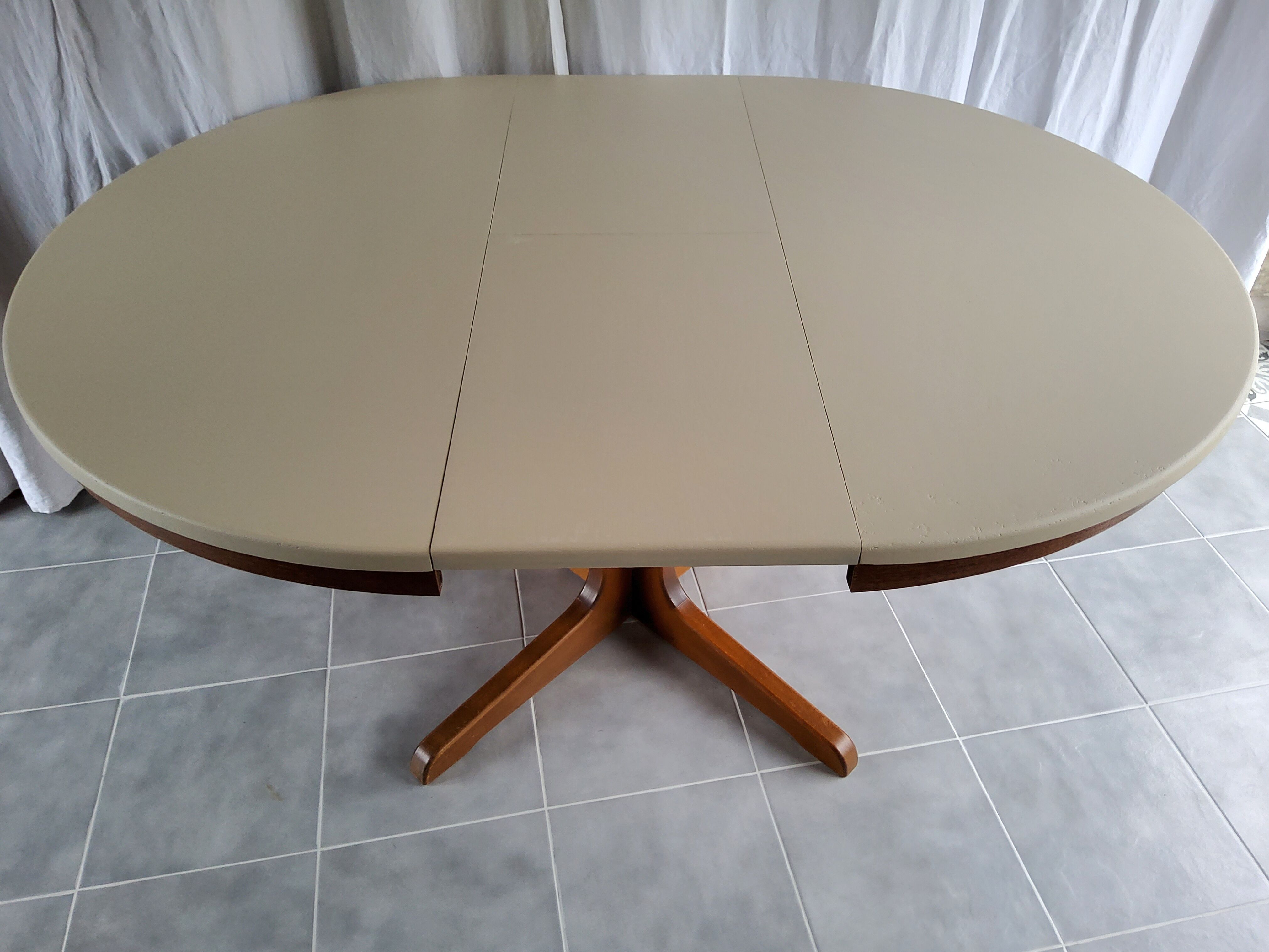 Expandable Roundtable