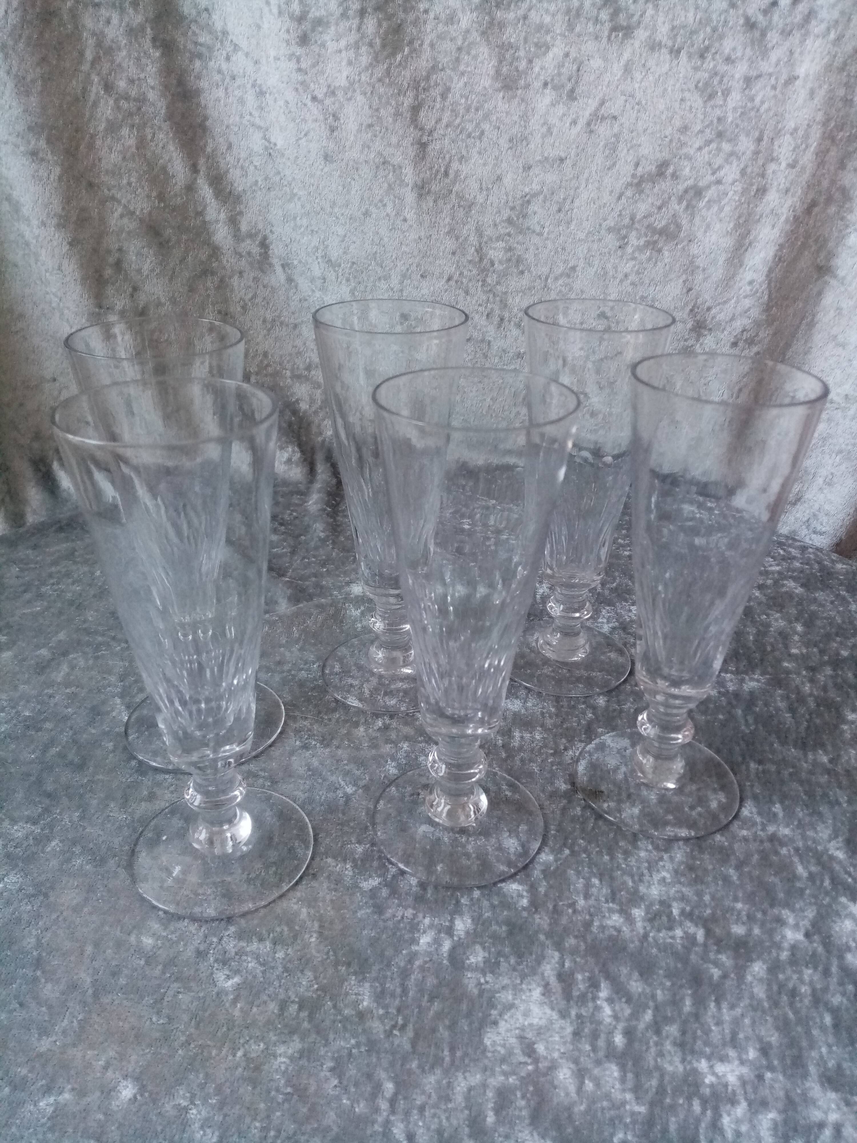 Series of 6 champagne flutes flat sides in baccarat crystal