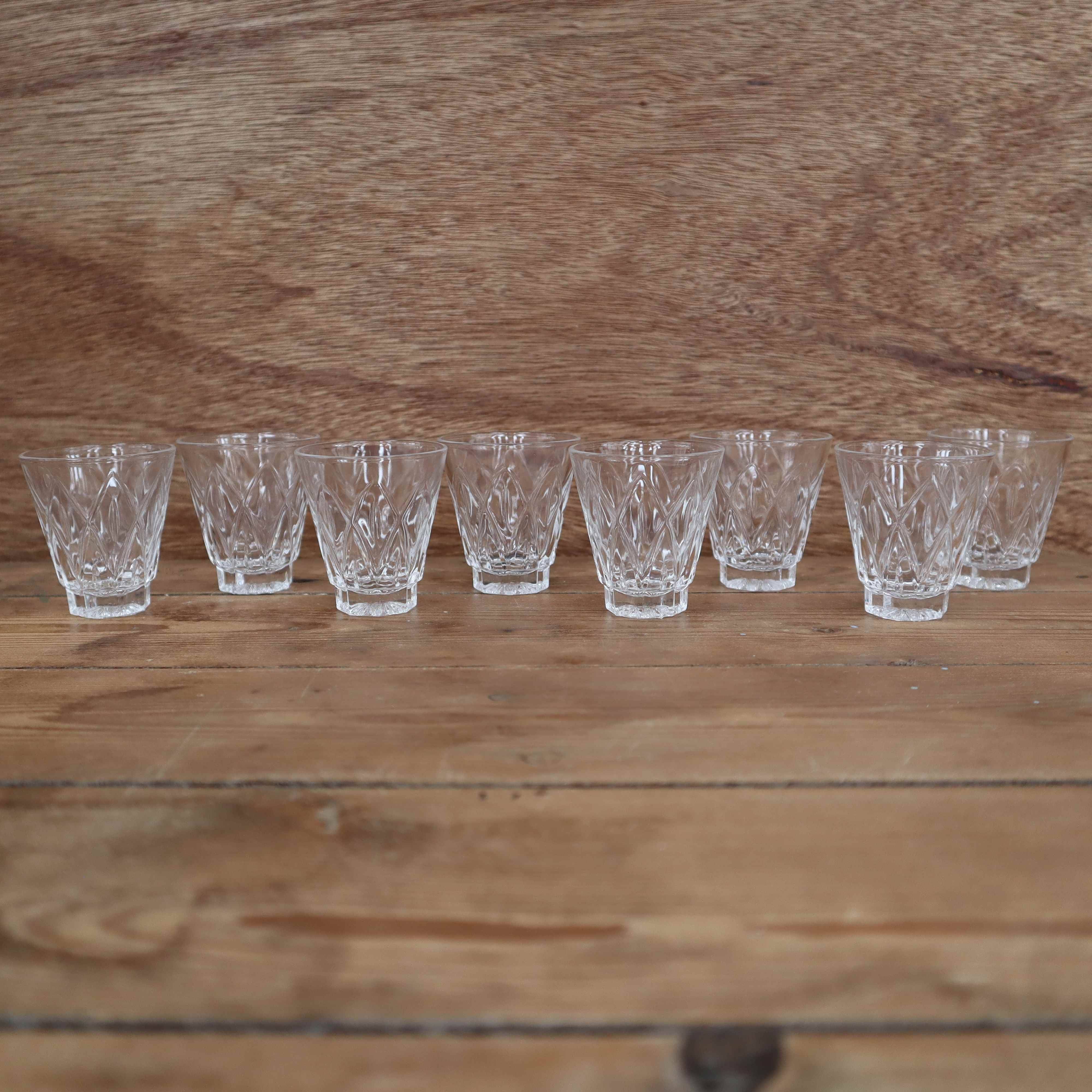 Set of 8 Arlequin liqueur glasses in Reims crystal glass 1950